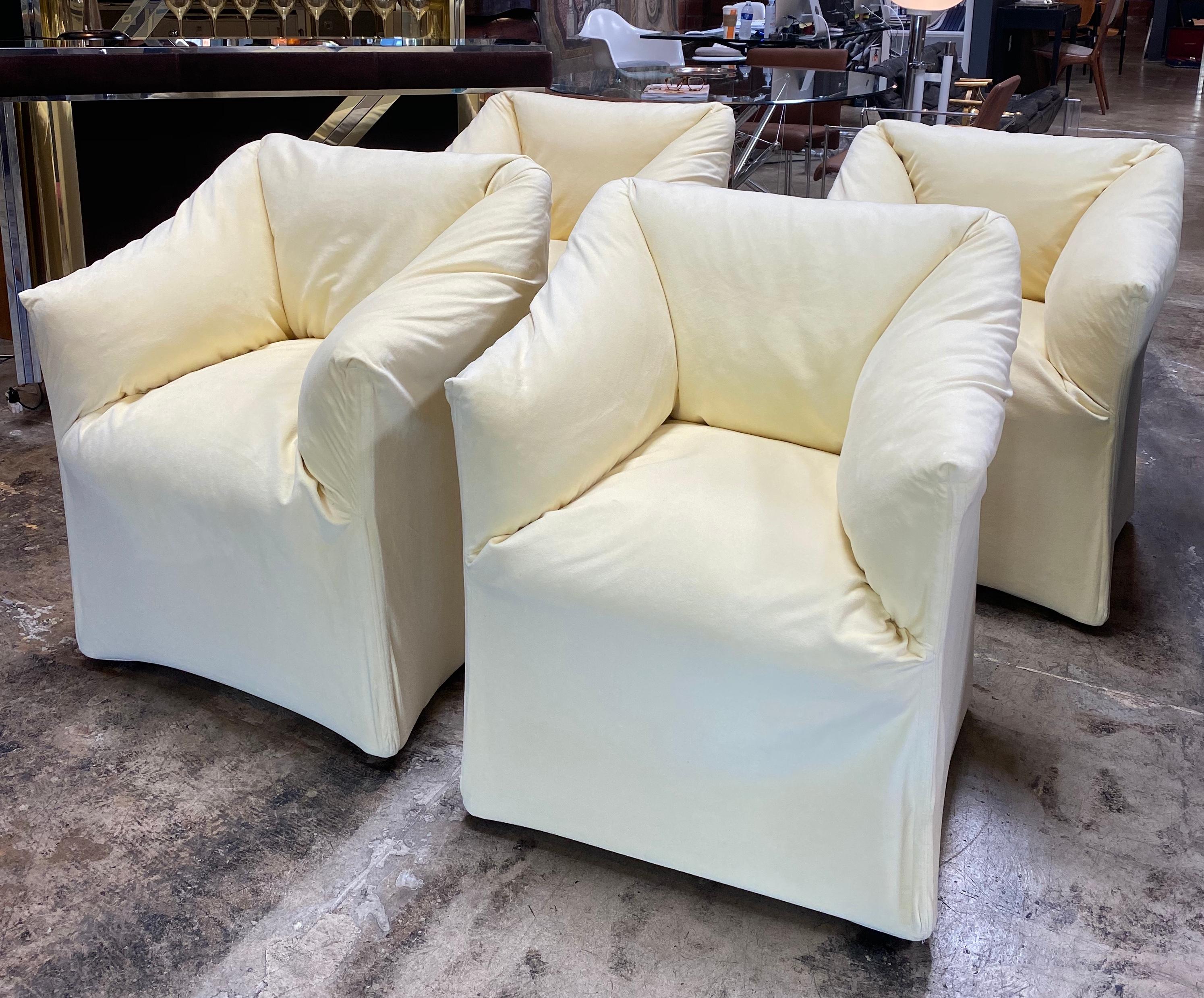 Pair of Mario Bellini Tentazione 685 armchairs
1973

Fully insured molded soft contour form (polyurethane foam and polyester padding).
Frame: steel construction on casters.

Tentazione means temptation an inviting tempting design with