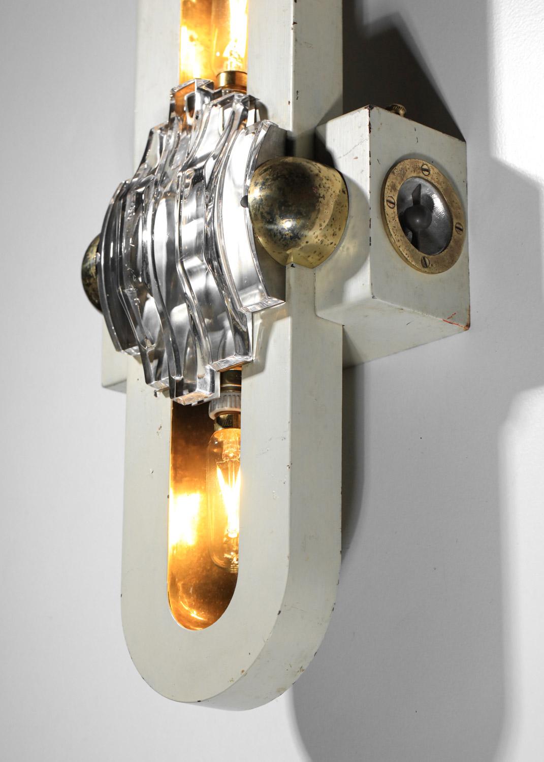 Pair of 40s/50s Italian brass and lacquered metal night lights For Sale 5