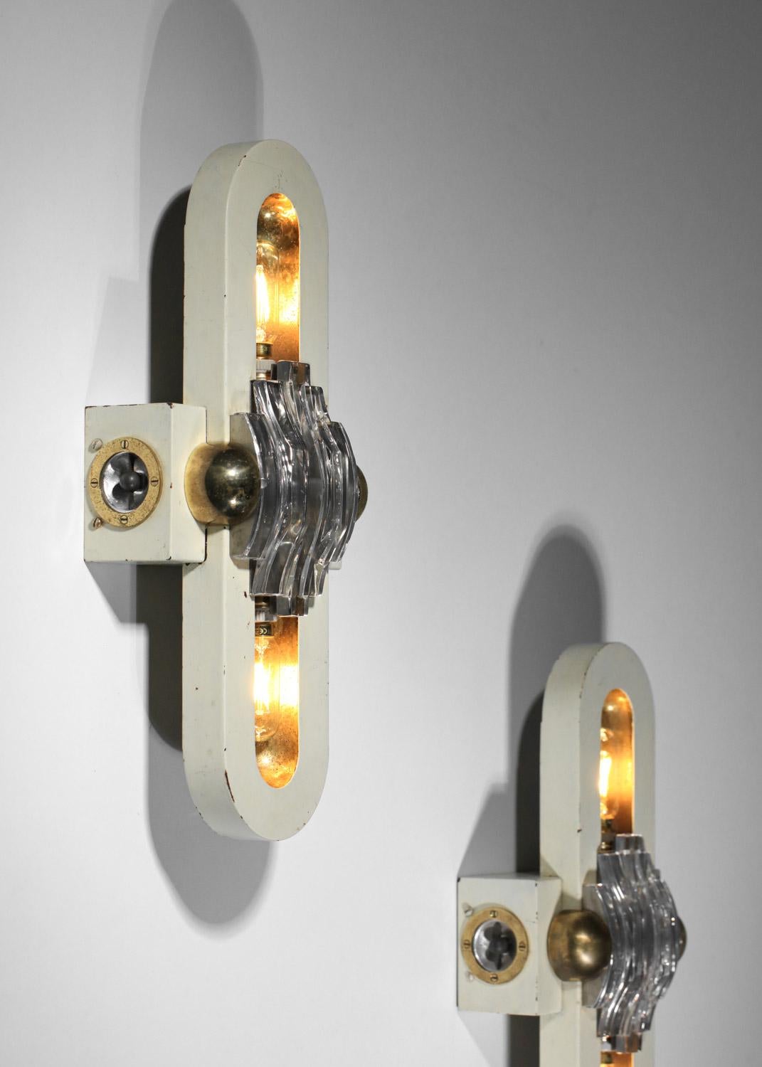 Metal Pair of 40s/50s Italian brass and lacquered metal night lights For Sale