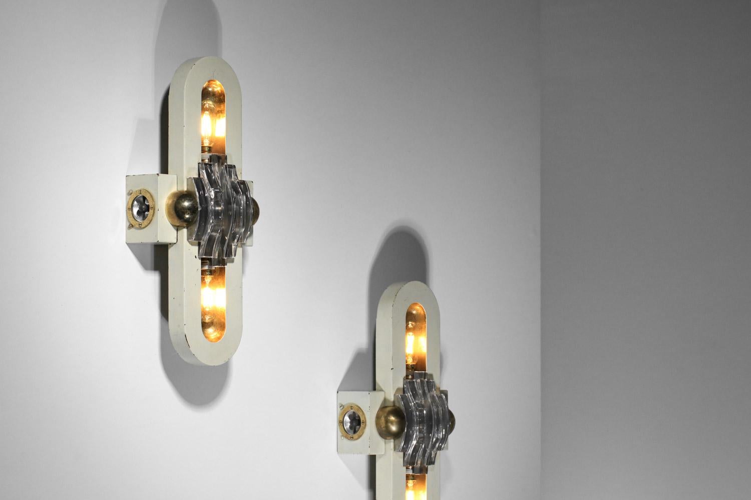 Pair of 40s/50s Italian brass and lacquered metal night lights For Sale 1
