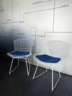 Coppia di sedie da pranzo 420 disegnate da Harry Bertoia per Knoll International, anni '70