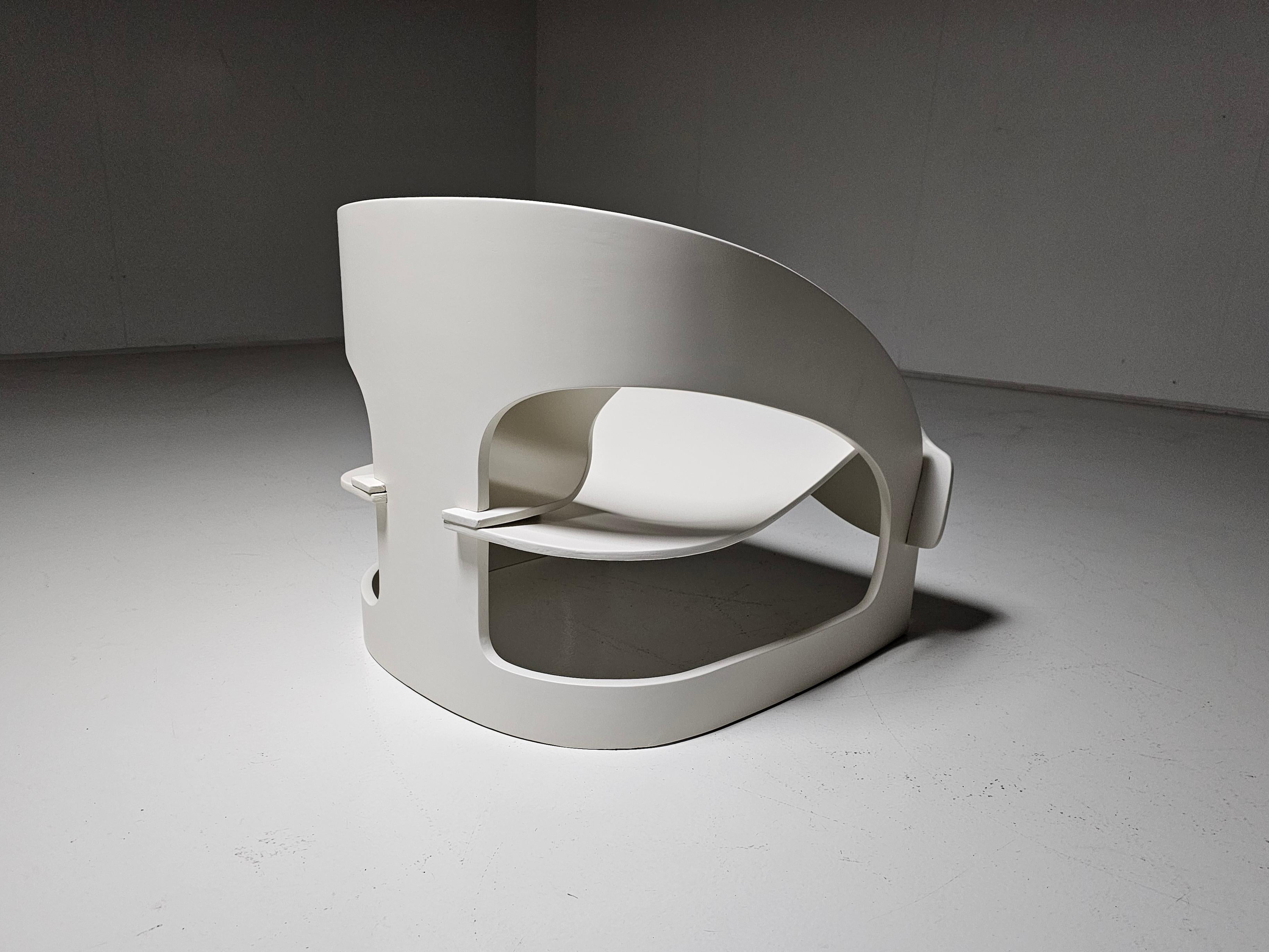 Pair of '4801' cream colored lounge chairs by Joe Colombo for Kartell, 1960s For Sale 7