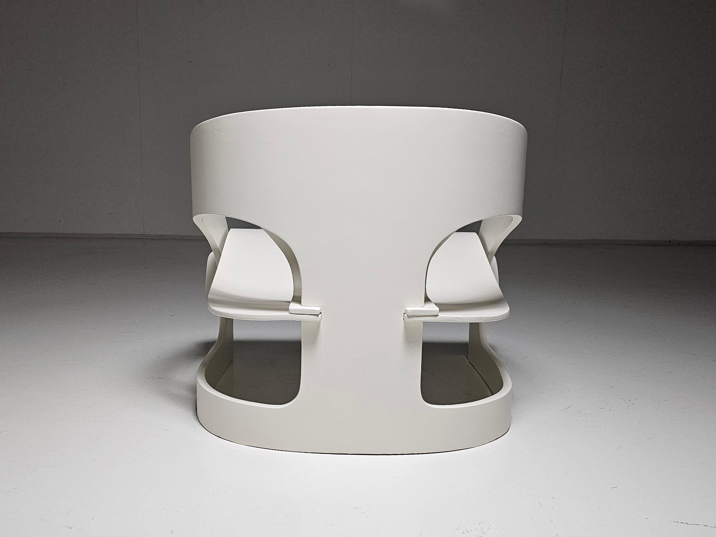 Pair of '4801' cream colored lounge chairs by Joe Colombo for Kartell, 1960s For Sale 9