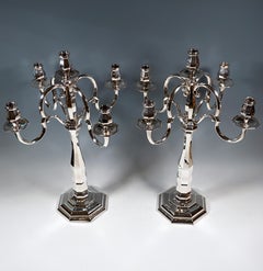 Coppia di candelabri a 5 fiamme in argento Art Deco, Wilhelm Binder Germania, 1930 ca.