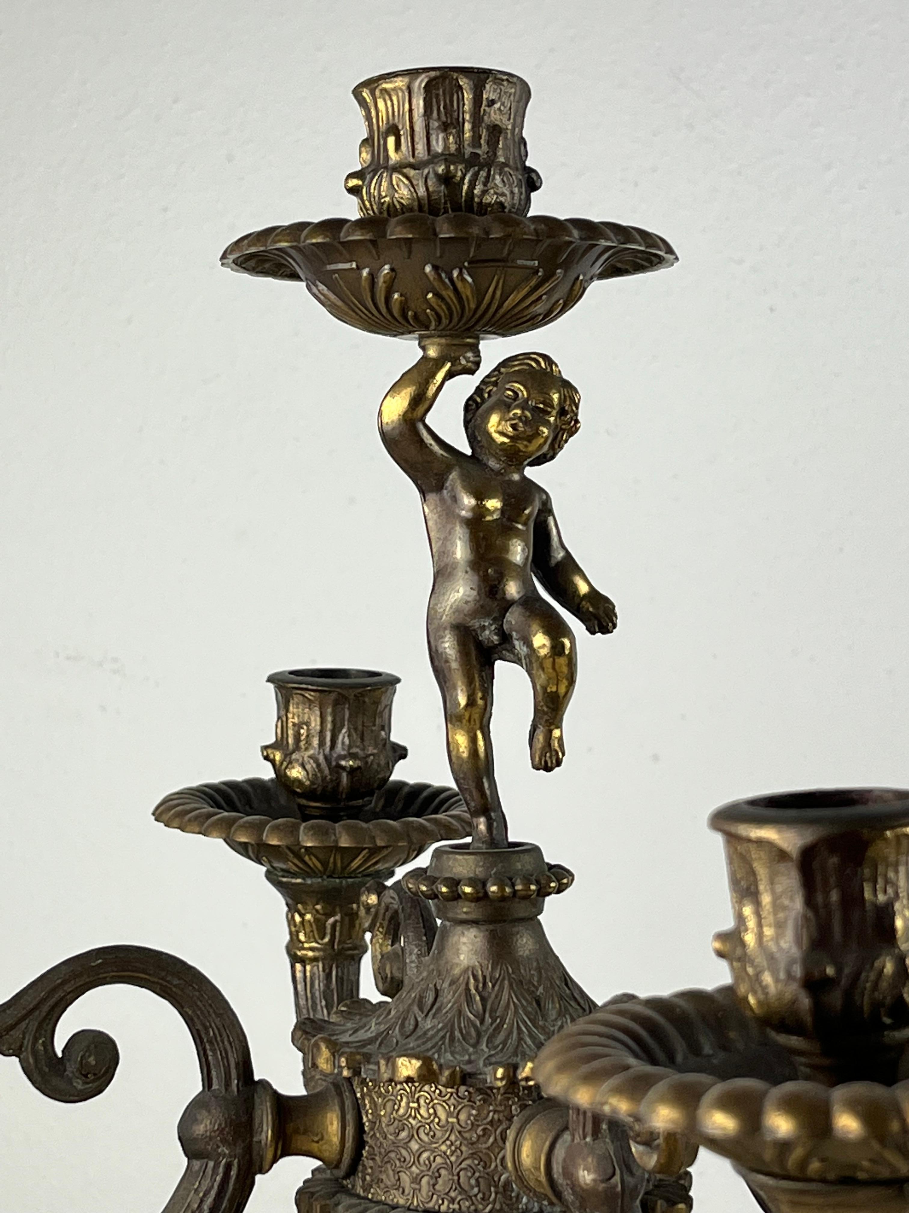 Bronze Paire de candélabres en bronze à 5 feuilles, Italie, années 1960 en vente