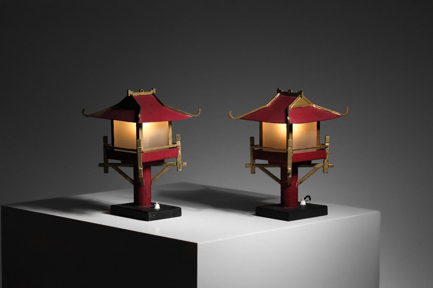 Pair of 50's lamps in the shape of a handcrafted Chinese pagoda For Sale 2