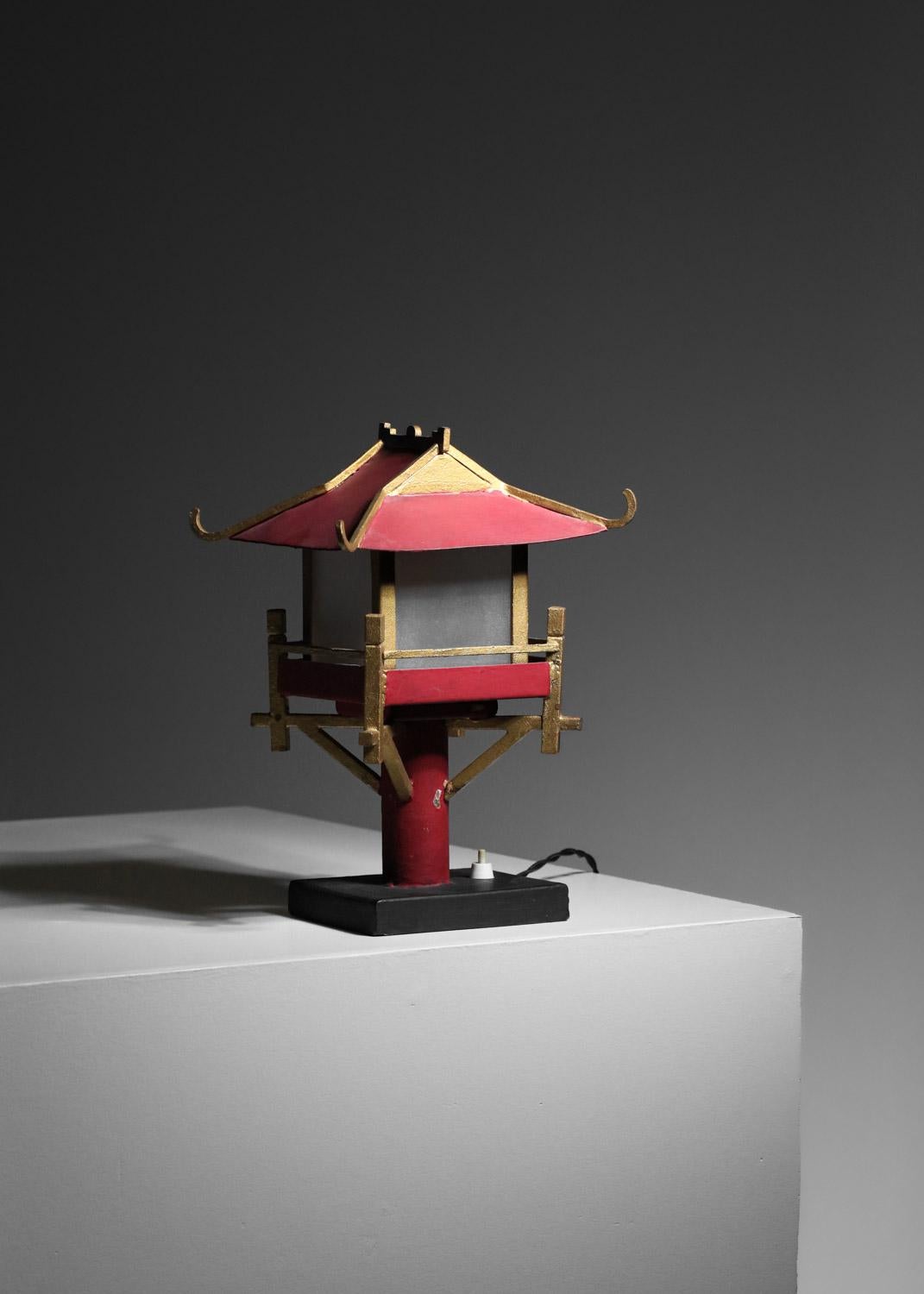 Mid-Century Modern Pair of 50's lamps in the shape of a handcrafted Chinese pagoda For Sale