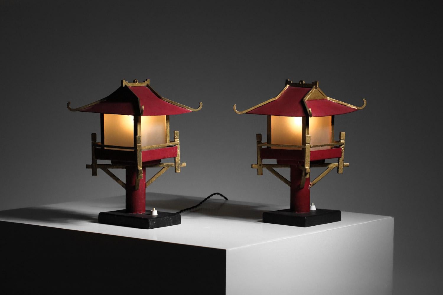 Metal Pair of 50's lamps in the shape of a handcrafted Chinese pagoda For Sale
