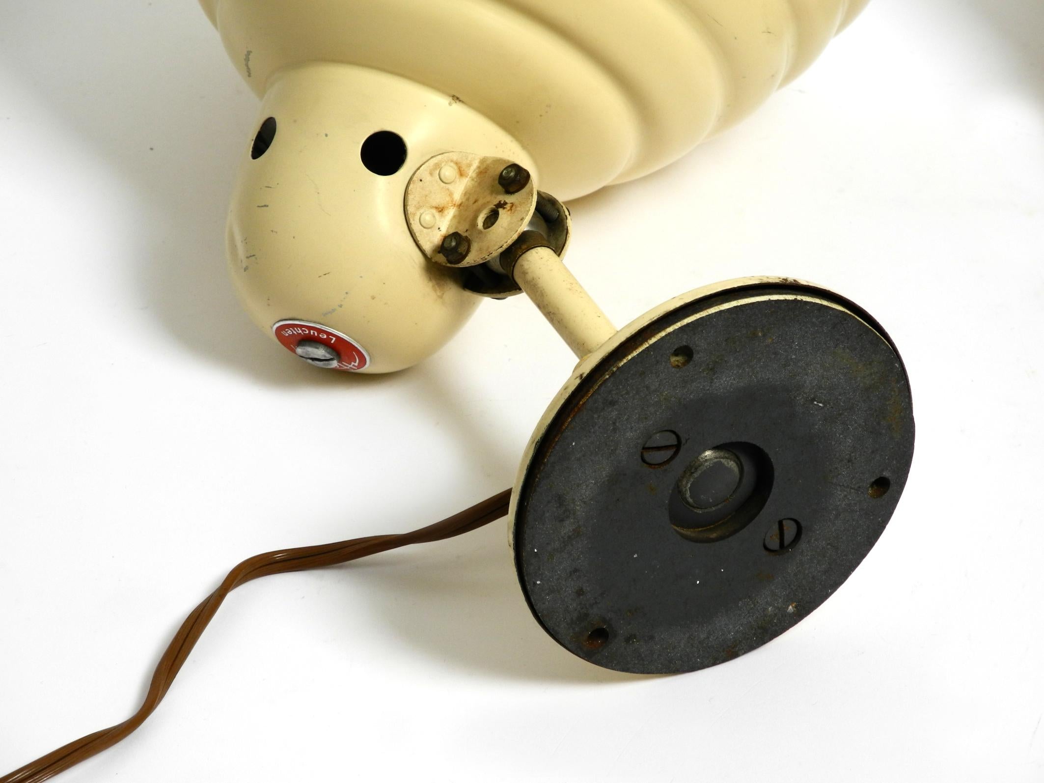 Coppia di lampade da parete o da soffitto in metallo degli anni '50 di Helo Leuchten Germania in vendita 6