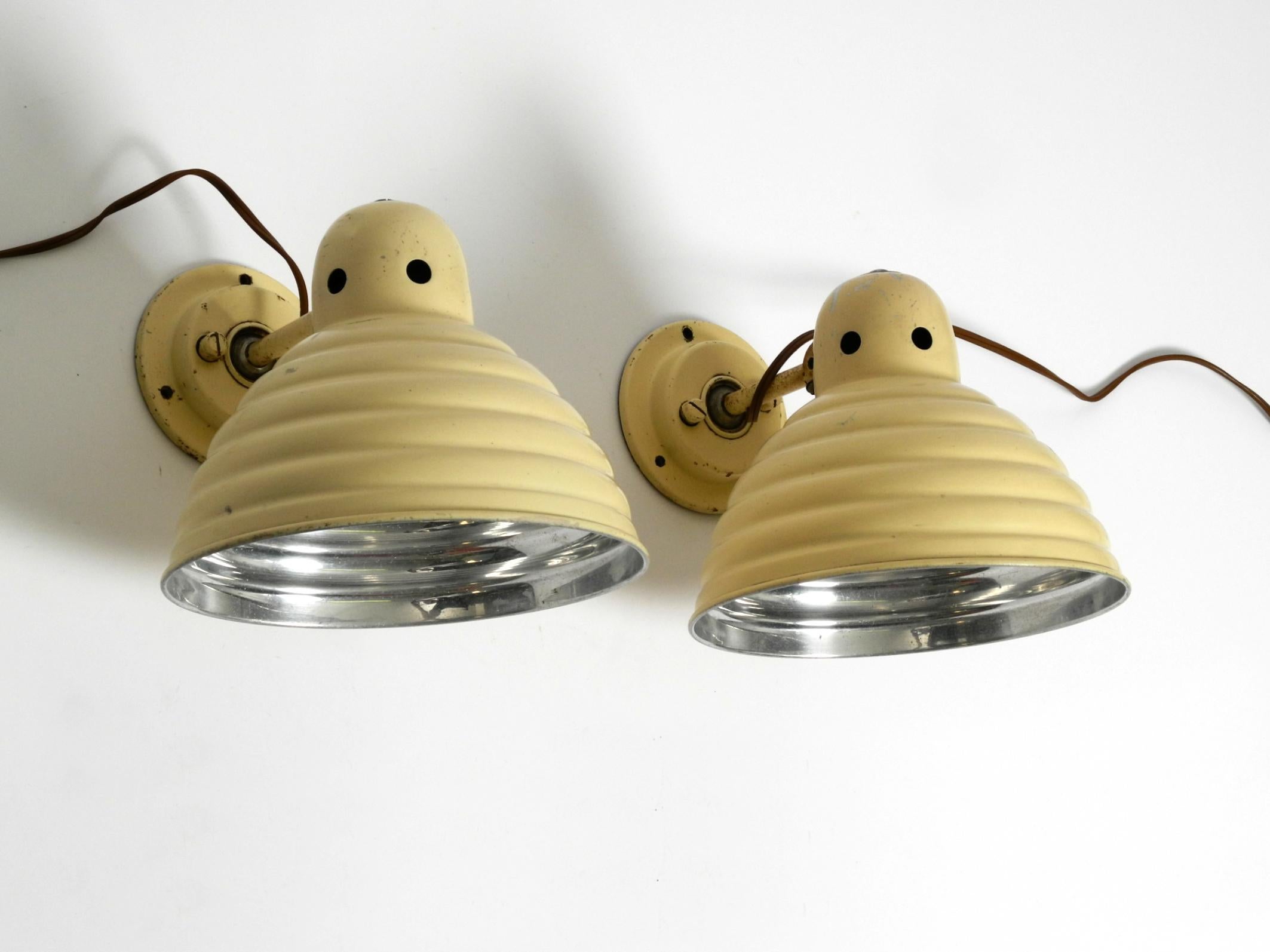 Coppia di lampade da parete o da soffitto in metallo degli anni '50 di Helo Leuchten Germania in vendita 11