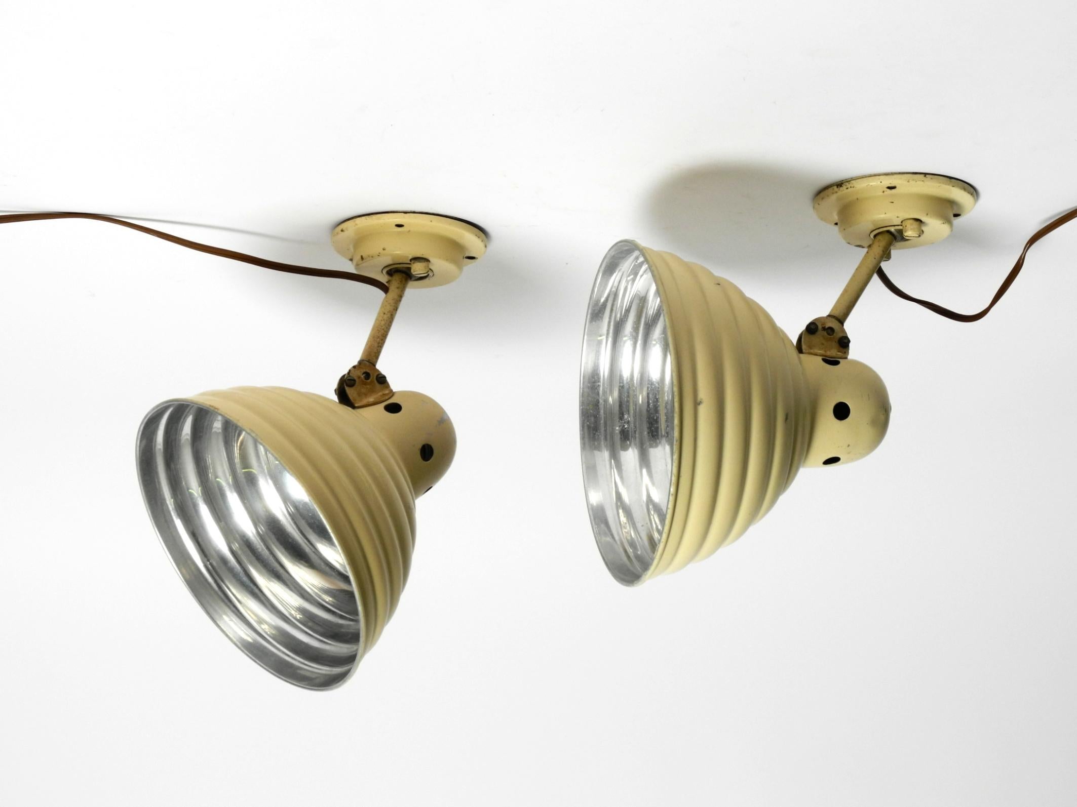 Tedesco Coppia di lampade da parete o da soffitto in metallo degli anni '50 di Helo Leuchten Germania in vendita