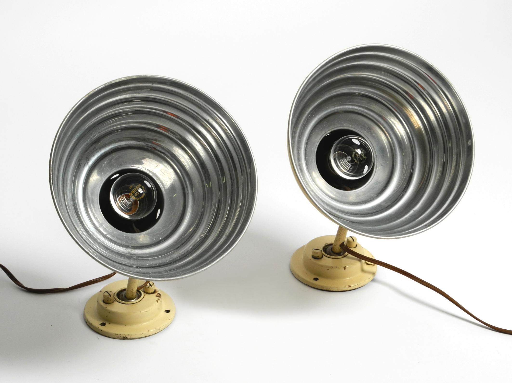 Metà XX secolo Coppia di lampade da parete o da soffitto in metallo degli anni '50 di Helo Leuchten Germania in vendita