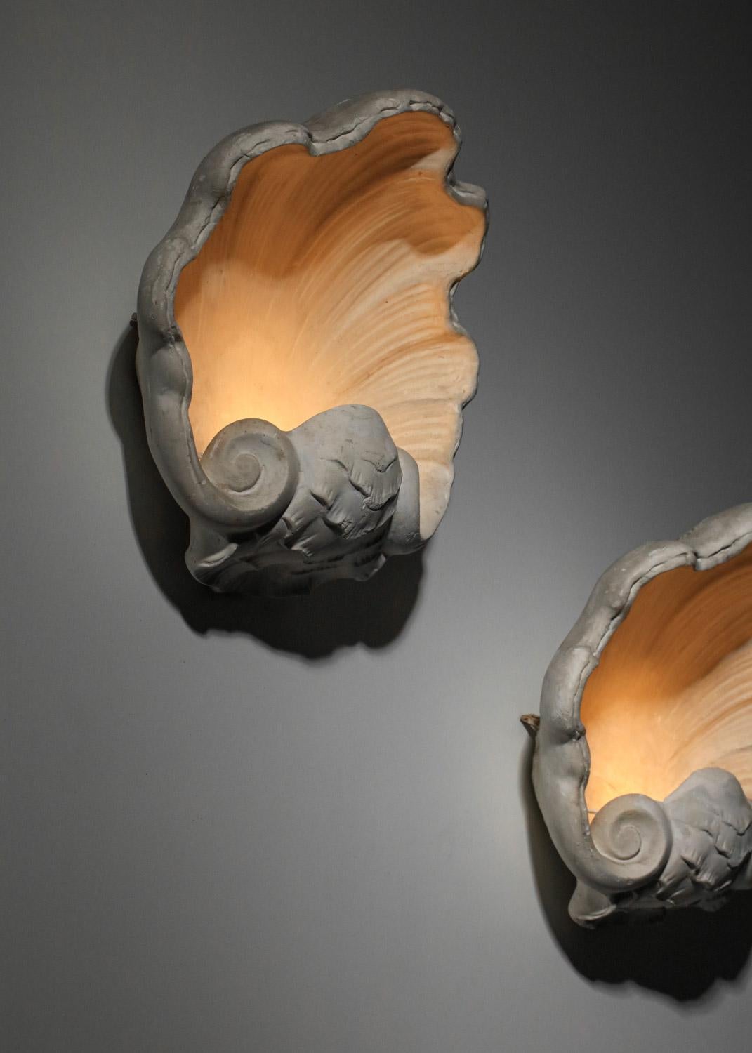 pair of 50's shell sconces in plaster Serge Roche style  In Fair Condition In Lyon, FR