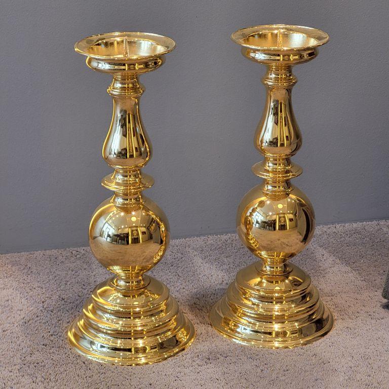 Pair of 51 cm Tall voluptuous Gold-Plated Brass Candleholders For Sale 2