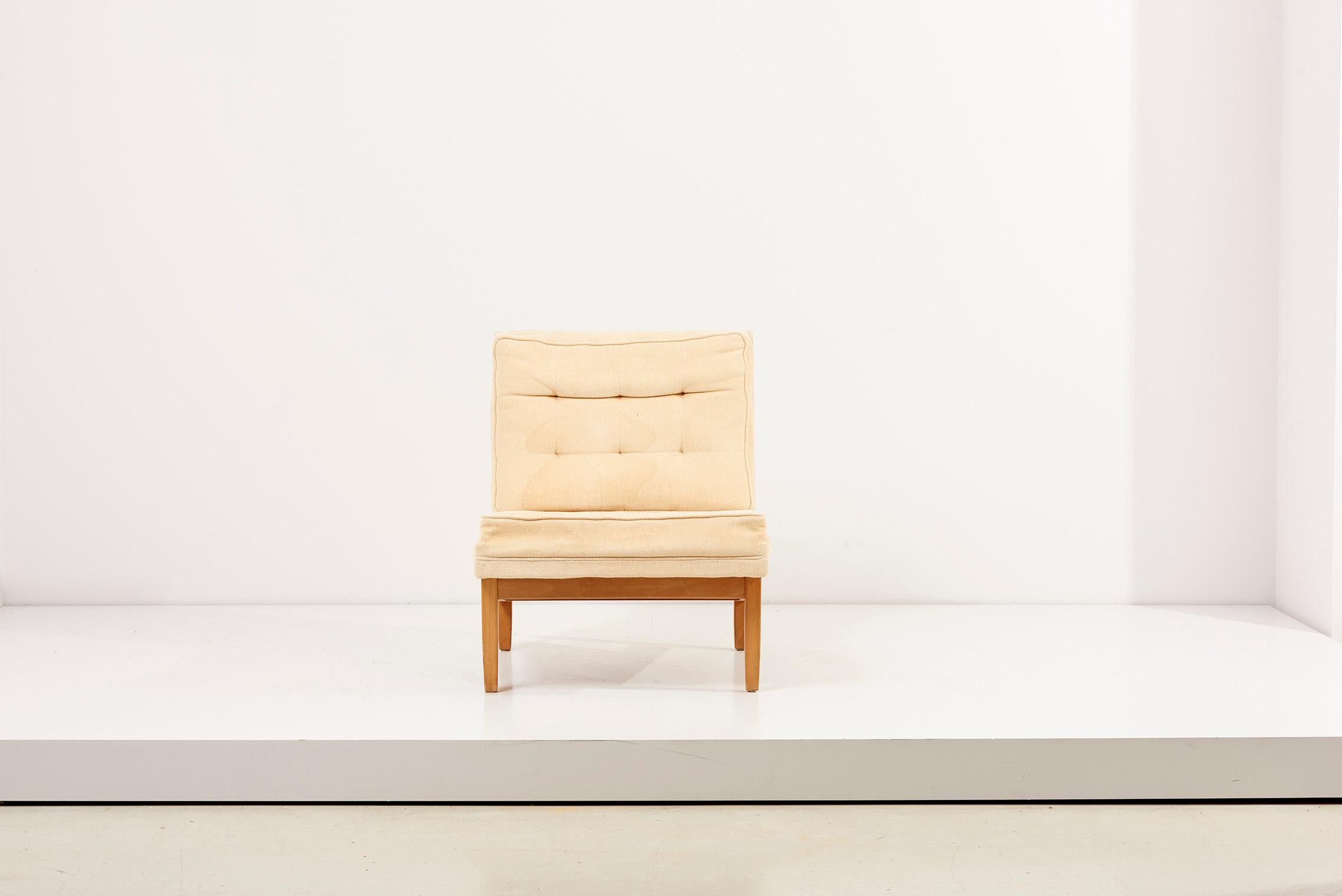 Paire de fauteuils de salon Florence Knoll beige 51W par Knoll Associates, États-Unis, années 1950 Abîmé - En vente à Berlin, DE