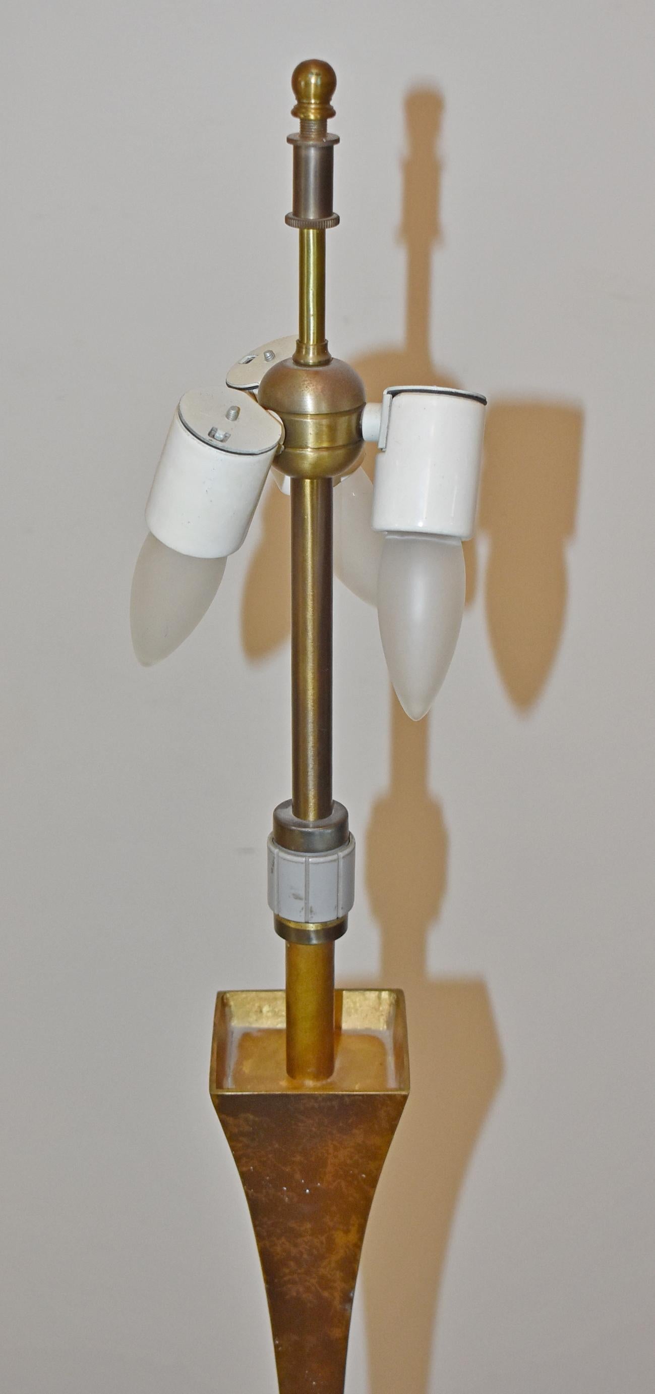 Moderne Stehlampen aus Messing von Tonello und Montagna Grillo, 55.5 Zoll, Paar (20. Jahrhundert) im Angebot