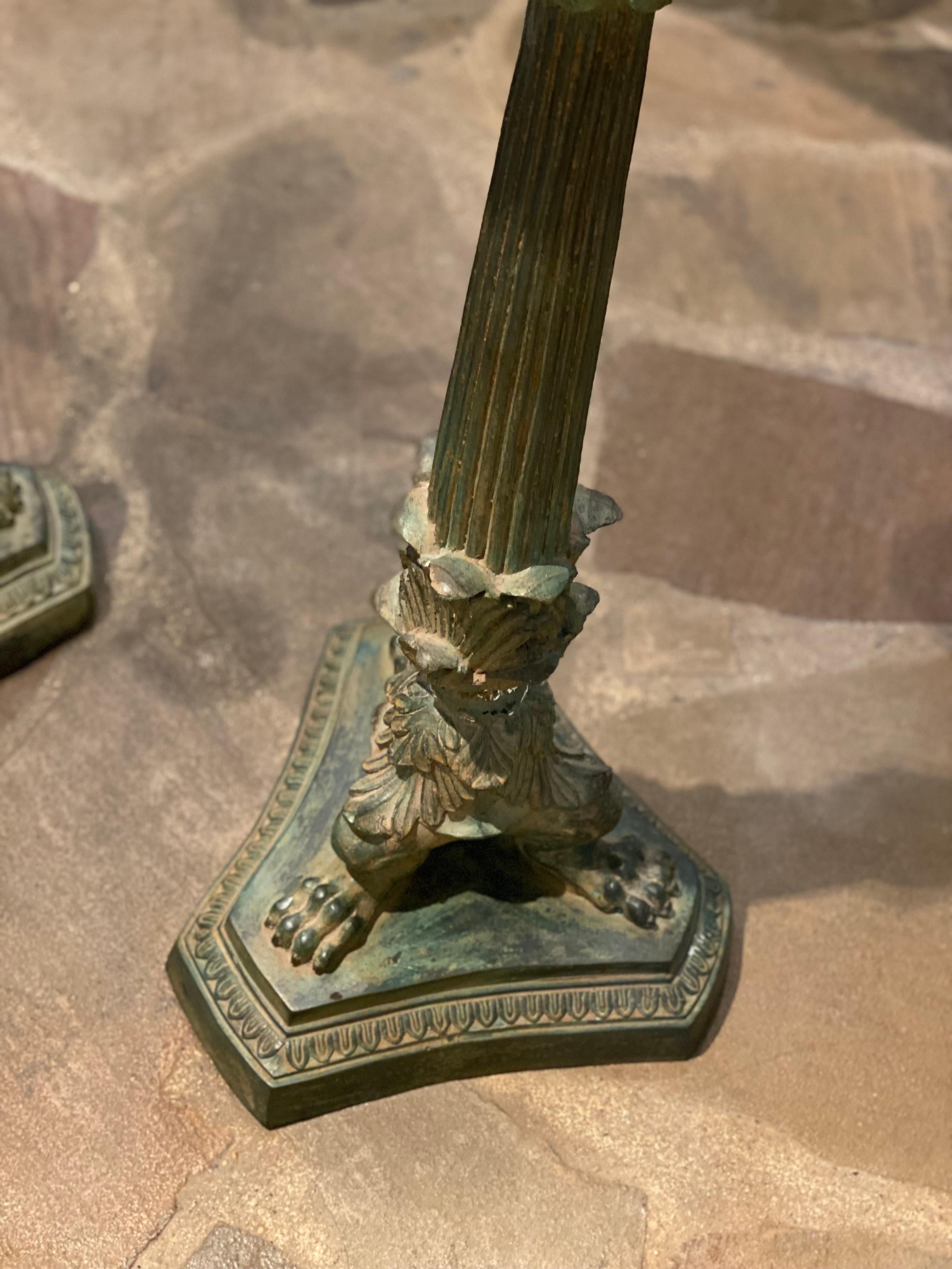 Pareja de Candelabros de Mesa de Hierro Verdigris de 6 Brazos de Estilo Neoclásico Imperio Francés en venta 9