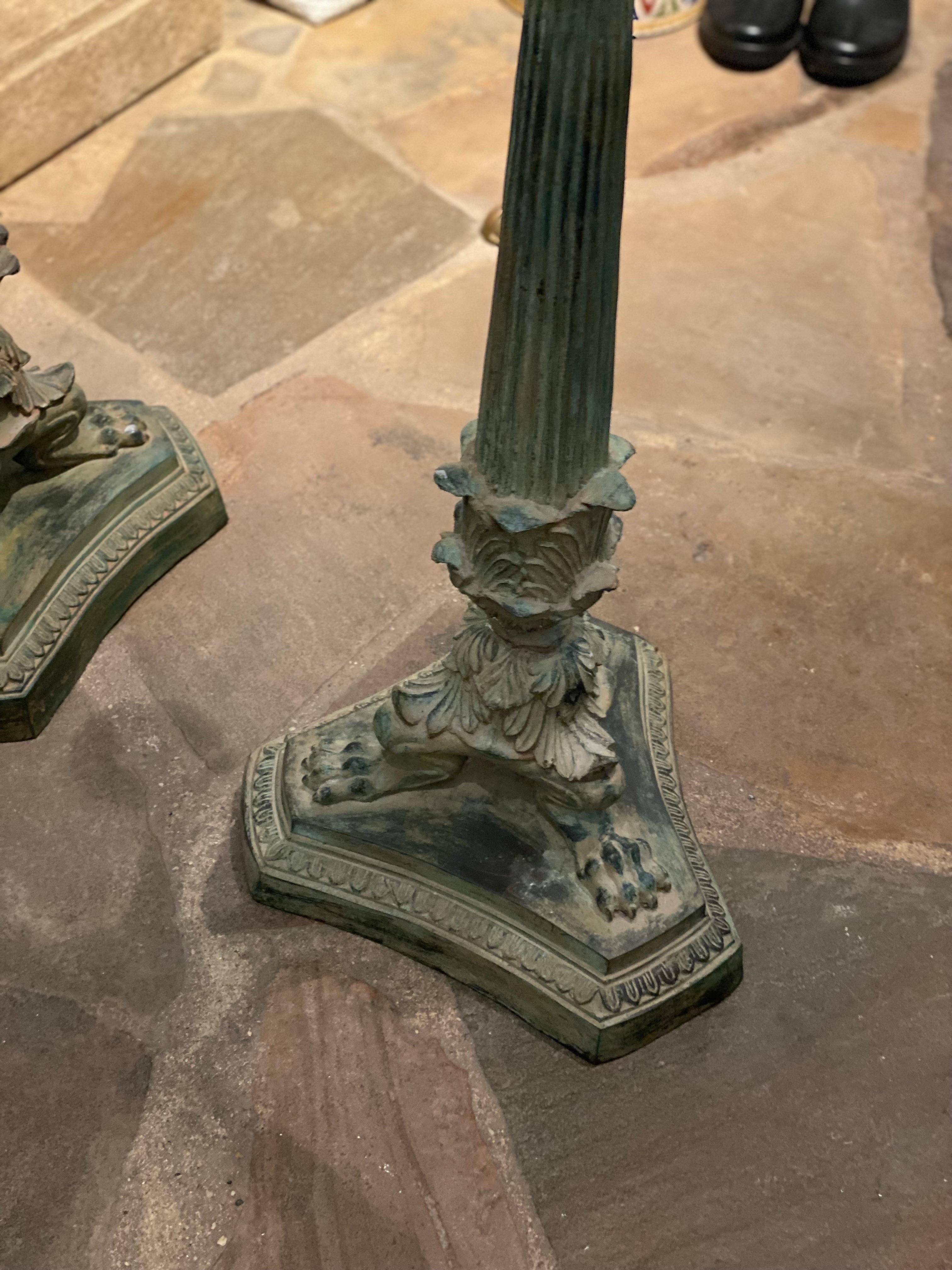 Pareja de Candelabros de Mesa de Hierro Verdigris de 6 Brazos de Estilo Neoclásico Imperio Francés en venta 10