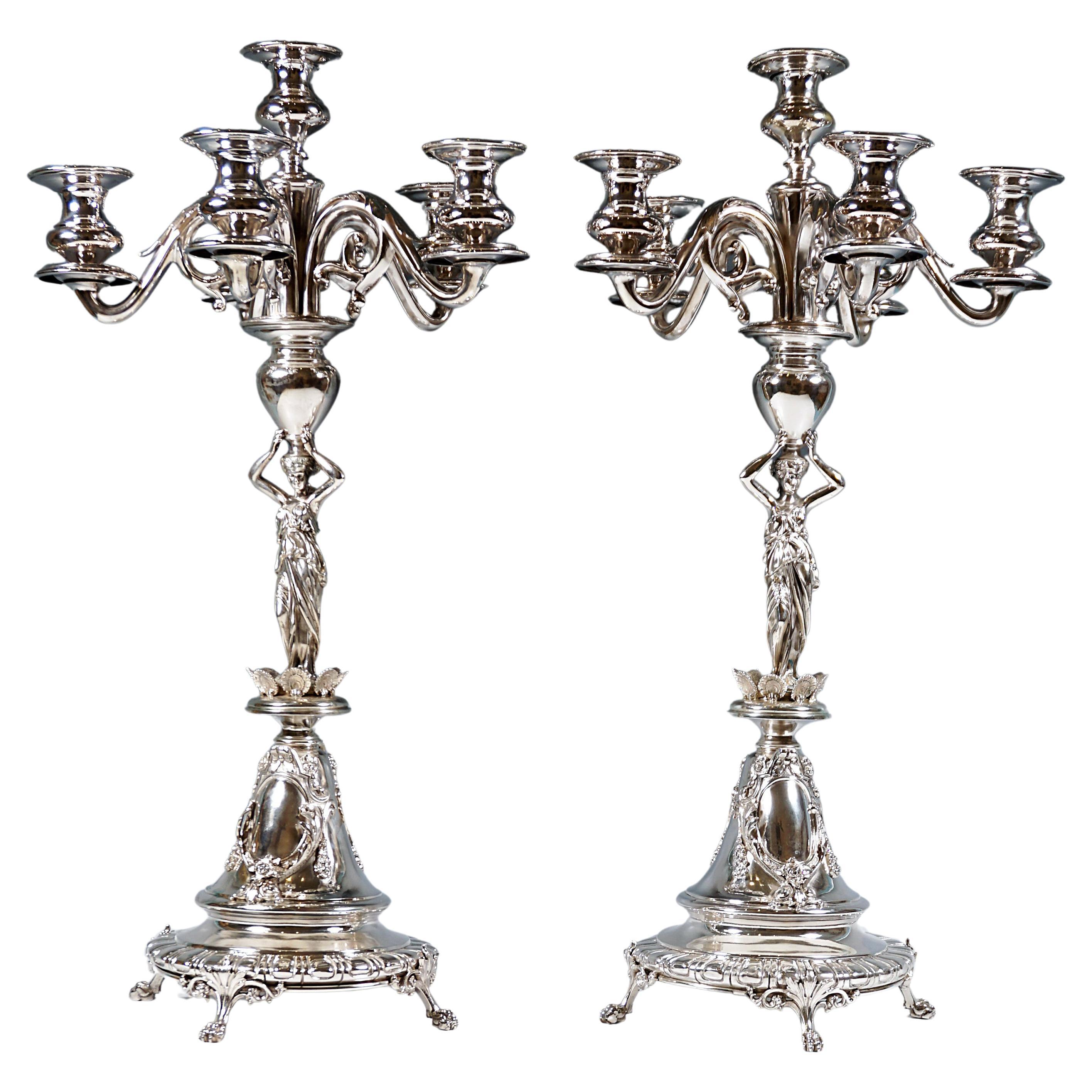 Coppia di candelabri a 6 fiamme in argento Art Nouveau con cariatidi, Vienna, 1890 ca.