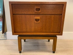 Coppia di tavolini in legno belga degli anni '60, tavolini laterali, stile scandinavo