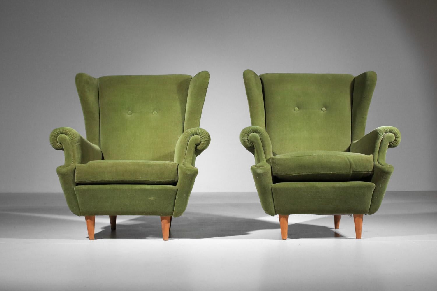 Pareja de sillones italianos de los años 60 de estilo Gio Ponti en terciopelo Roble en venta