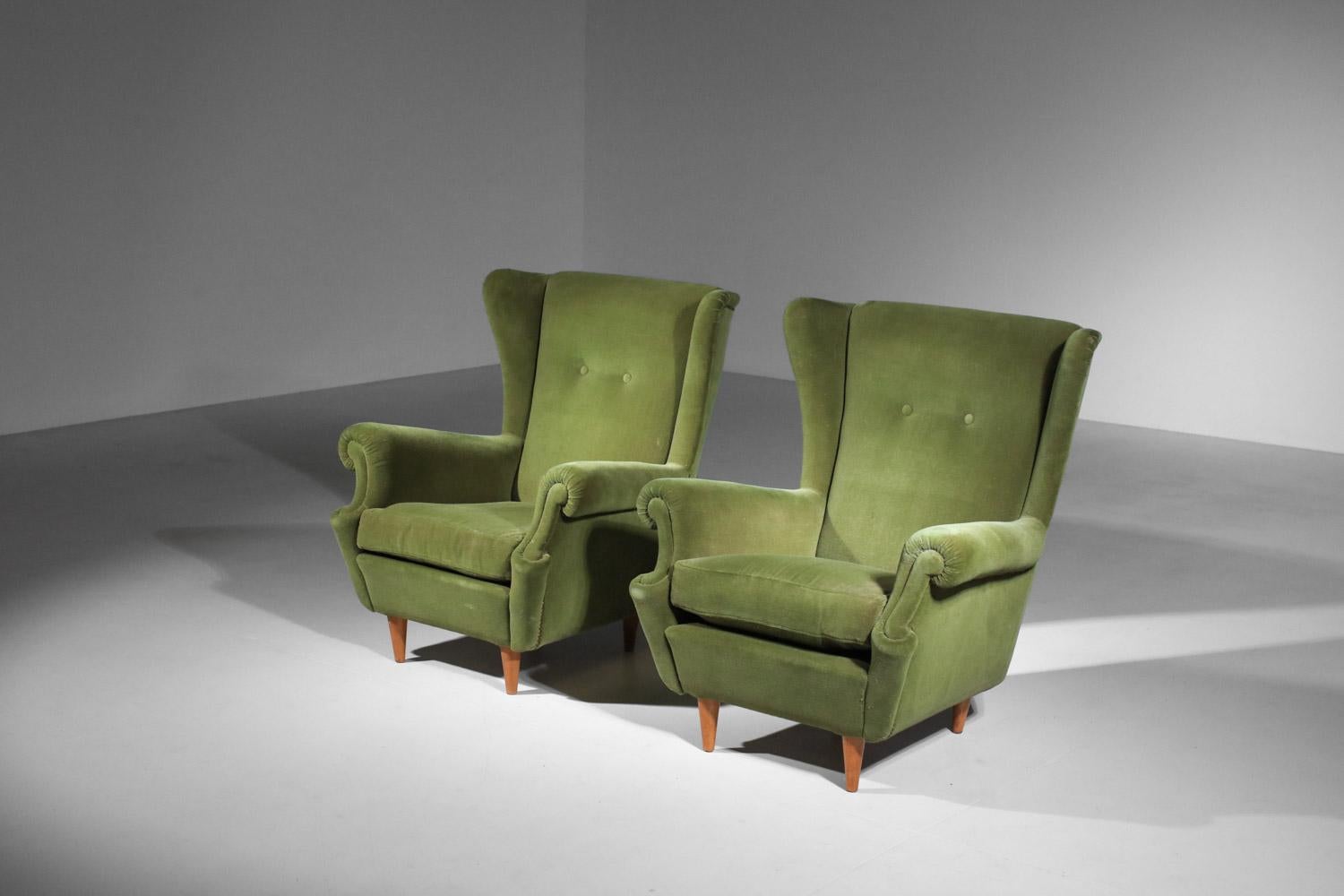 Pareja de sillones italianos de los años 60 de estilo Gio Ponti en terciopelo en venta 2