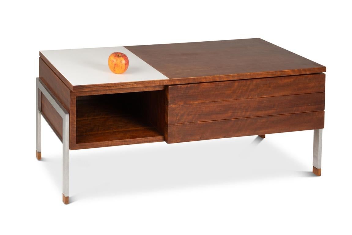 Francese Coppia di cassettiere basse in teak degli anni '60 in vendita