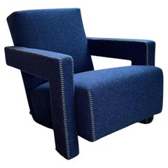 Paire de fauteuils « Utrecht » 637, créés par Gerrit T. Rietveld pour Cassina, en laine bouillie