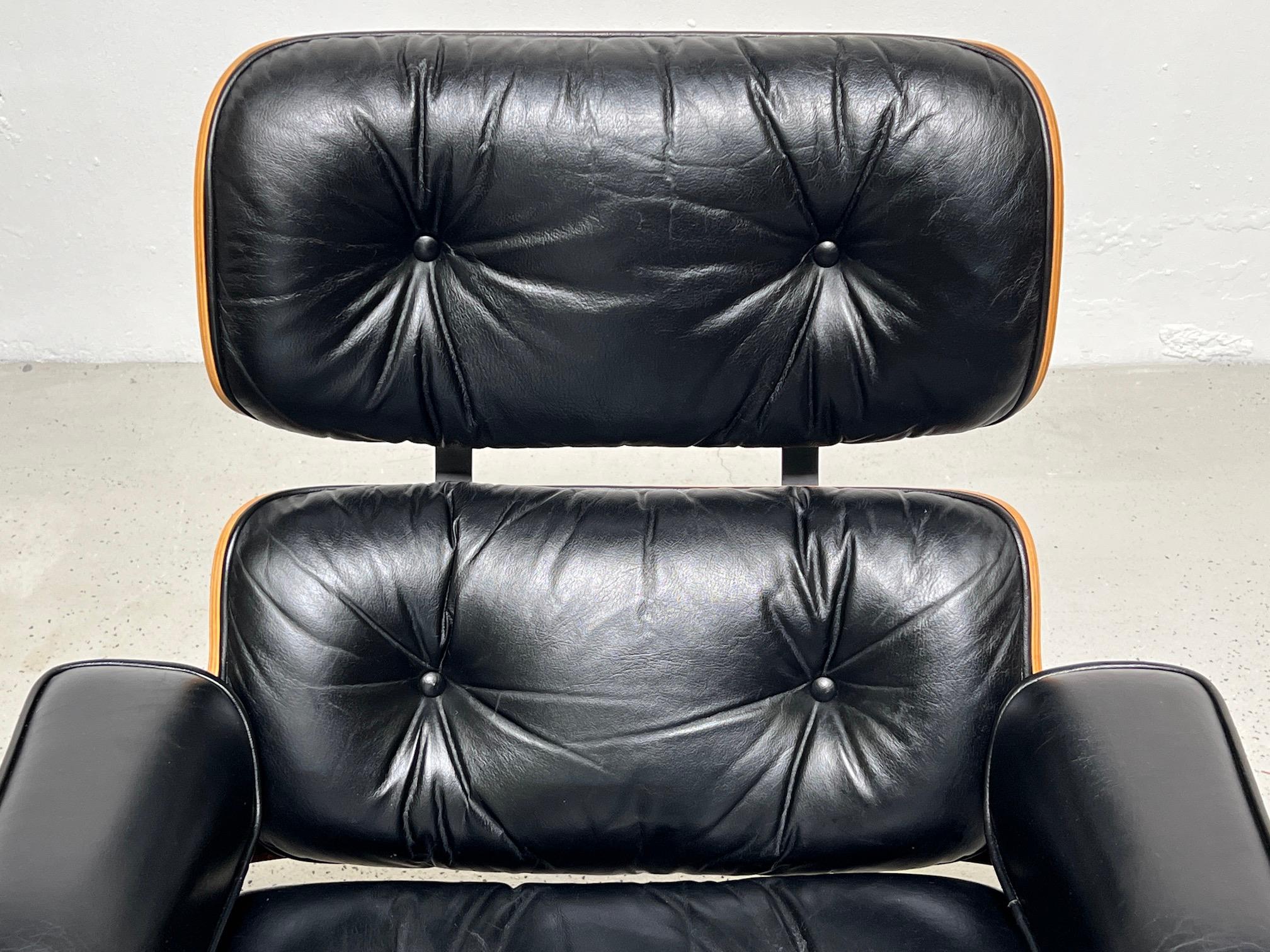 Ein Paar 670 Loungesessel von Charles Eames für Herman Miller im Angebot 10