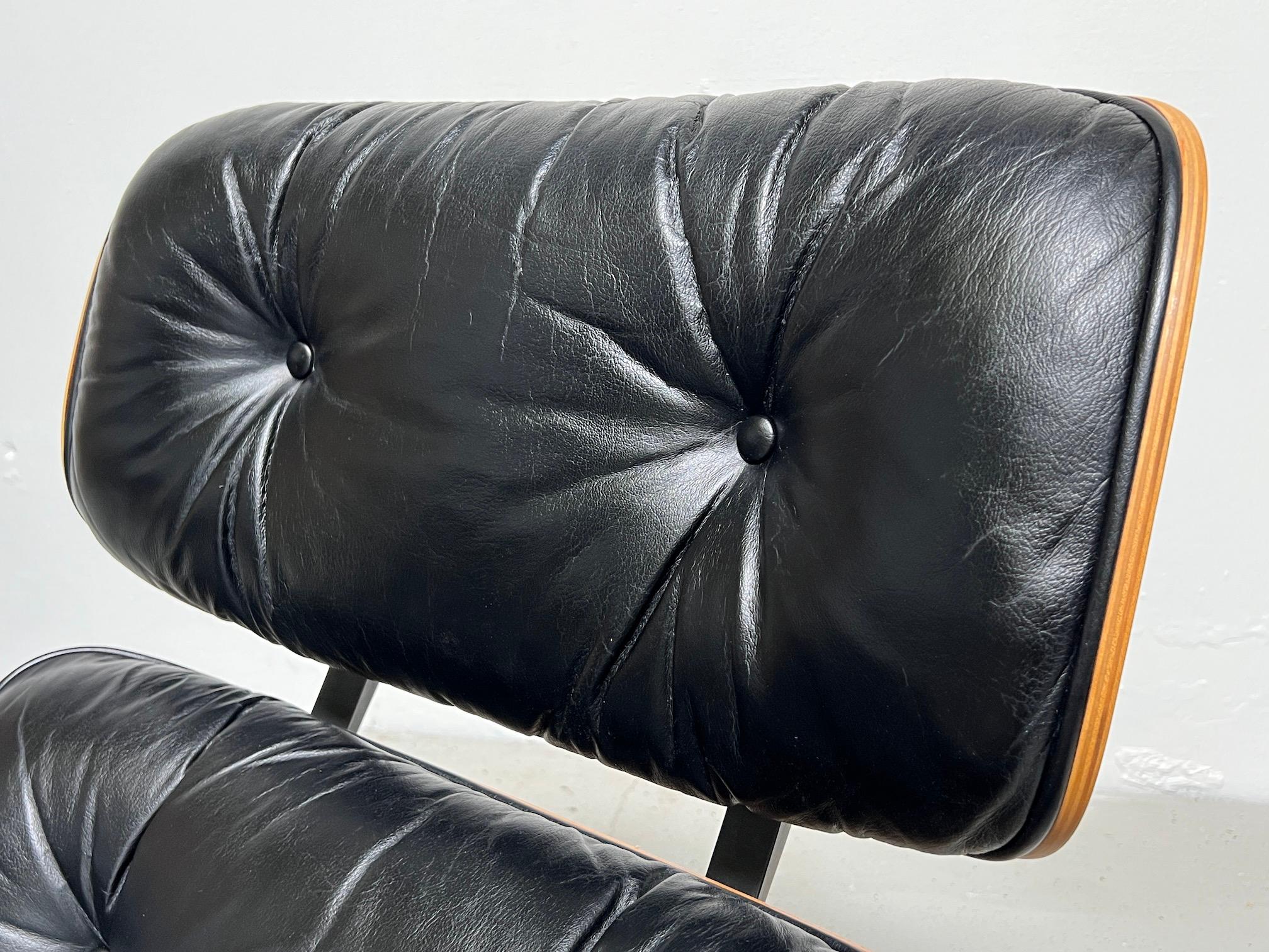Ein Paar 670 Loungesessel von Charles Eames für Herman Miller im Angebot 13