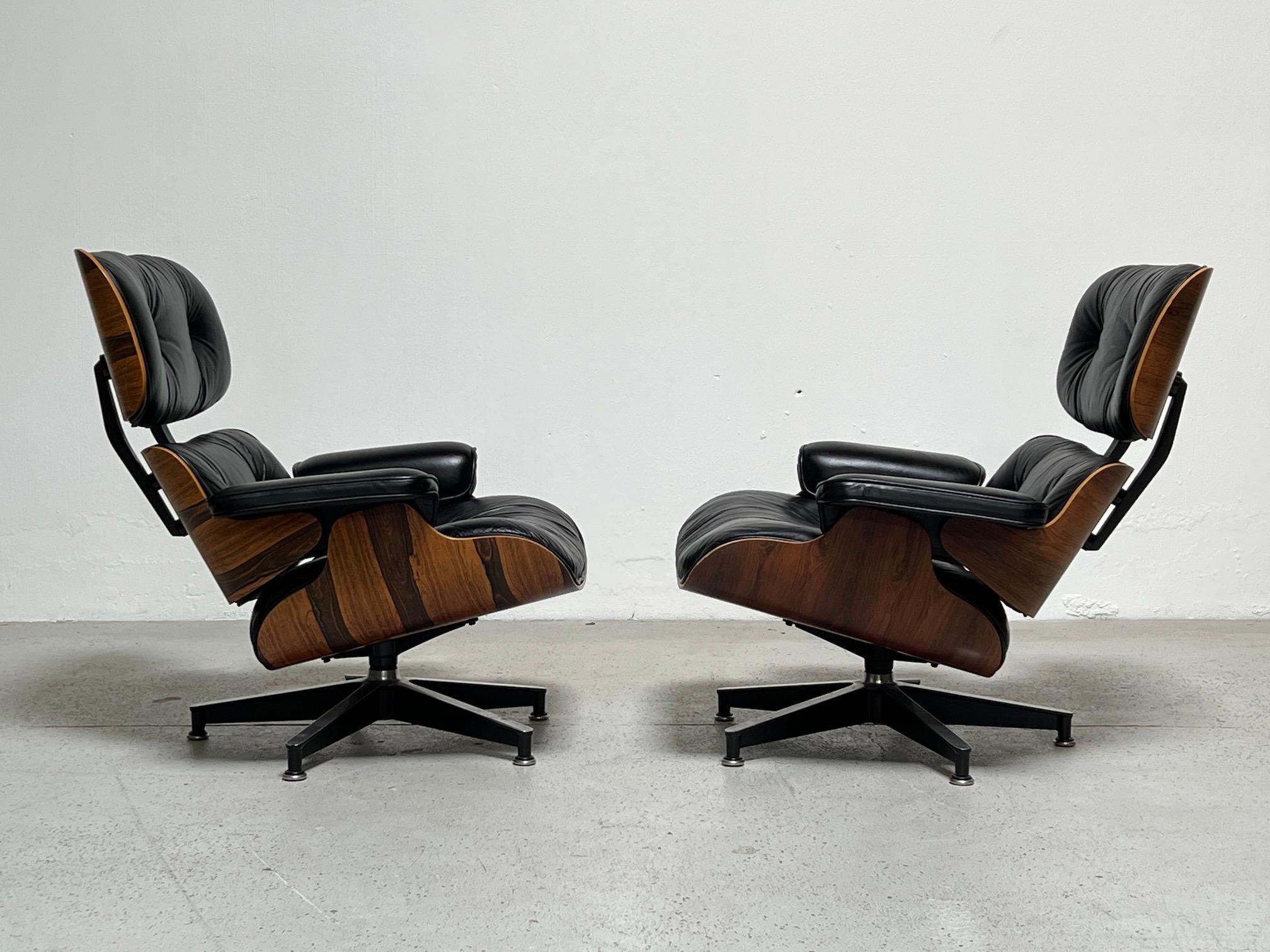 Pair of 670 Lounge Chairs by Charles Eames for Herman Miller In Good Condition For Sale In Dallas, TX