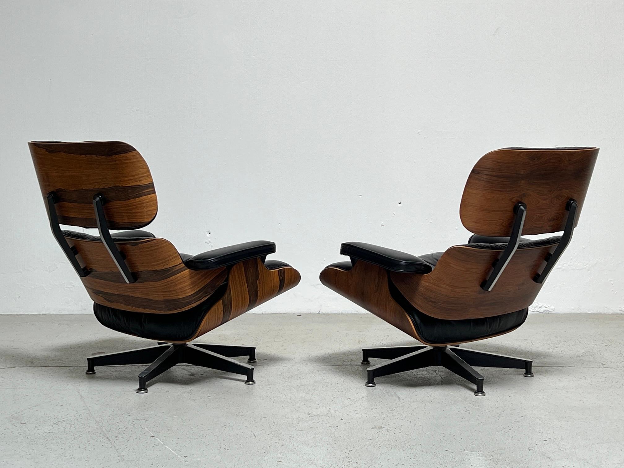 Leather Pair of 670 Lounge Chairs by Charles Eames for Herman Miller For Sale