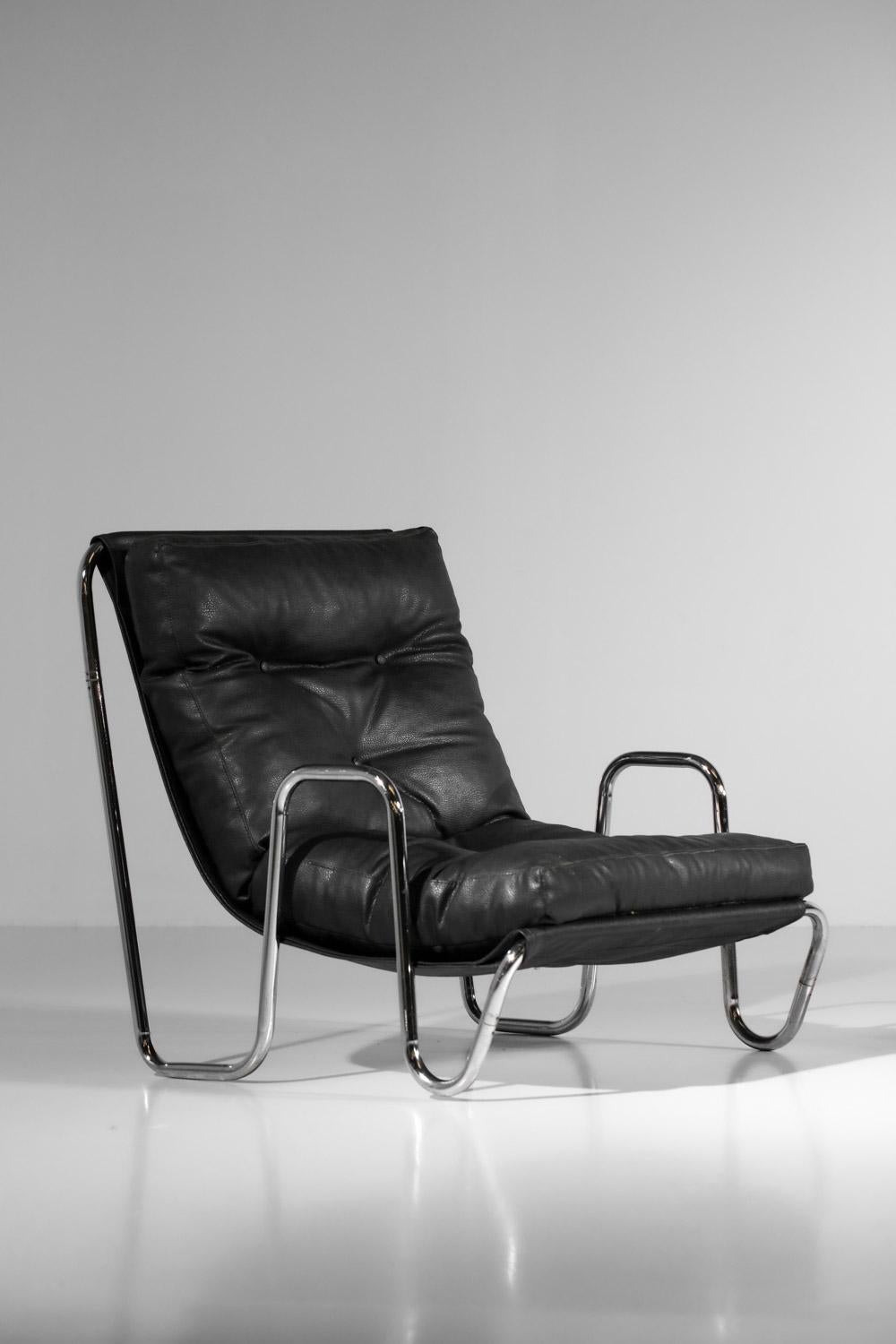 Pair of 70s armchairs in chromed steel tubes and black leather design 1970 For Sale 4