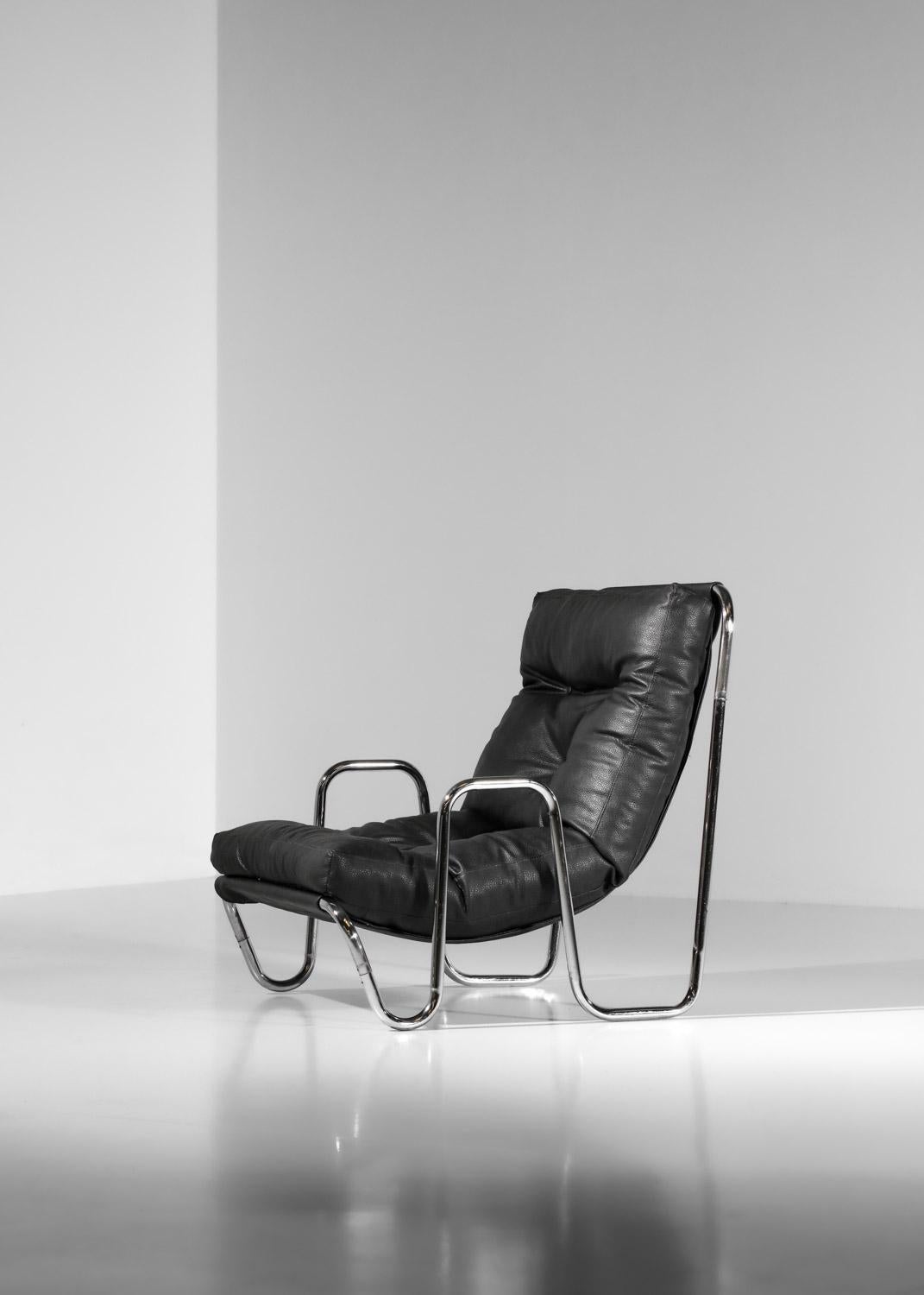 Pair of 70s armchairs in chromed steel tubes and black leather design 1970 For Sale 13