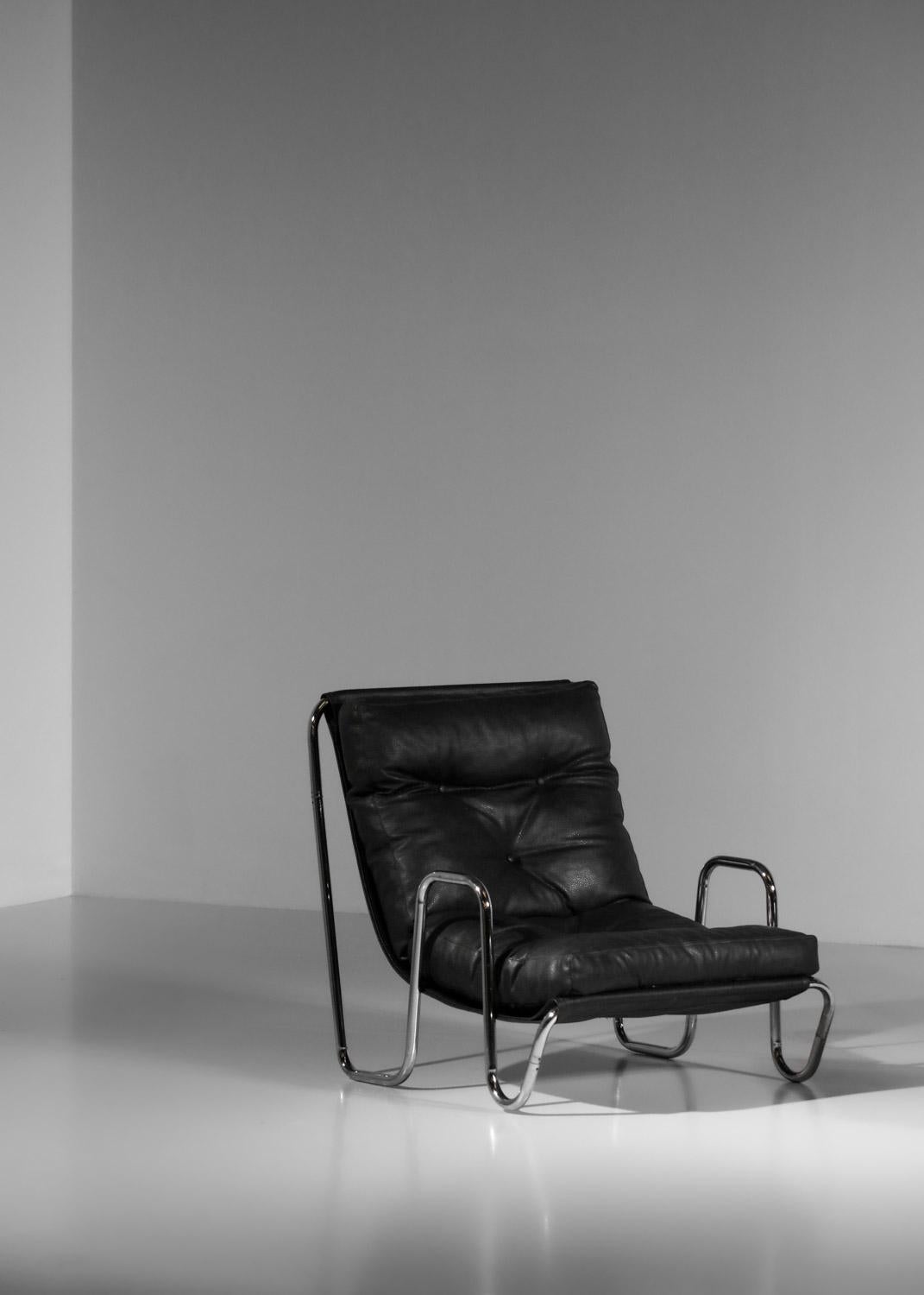 Pair of 70s armchairs in chromed steel tubes and black leather design 1970 For Sale 1