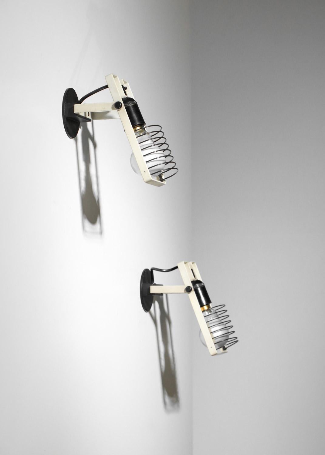 Paar 70er Jahre Artemide beige italienische Wandleuchten im Angebot 3