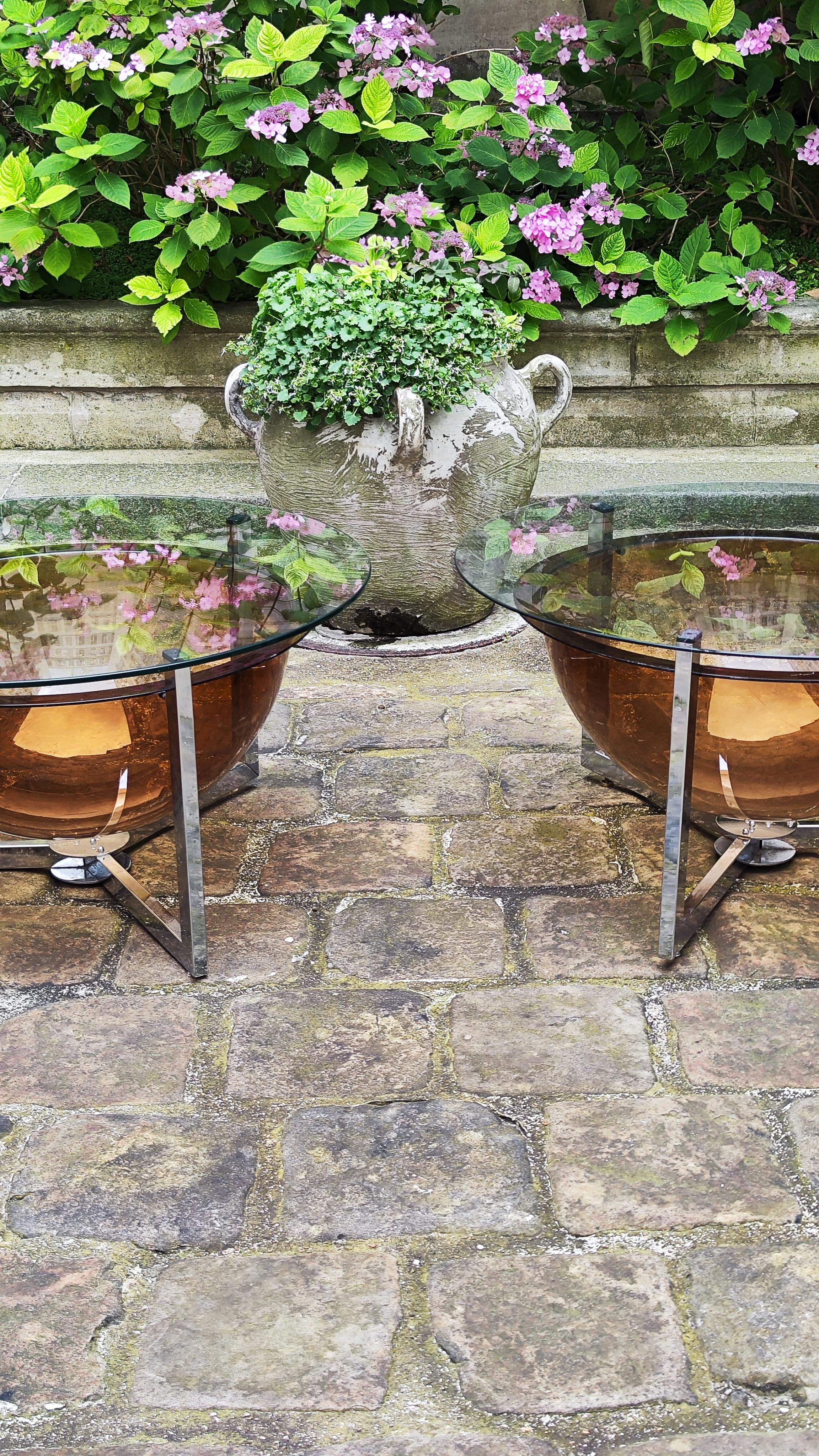 Pair of 70s coffee tables, steel, glass and plexiglass - France In Fair Condition In Paris, FR