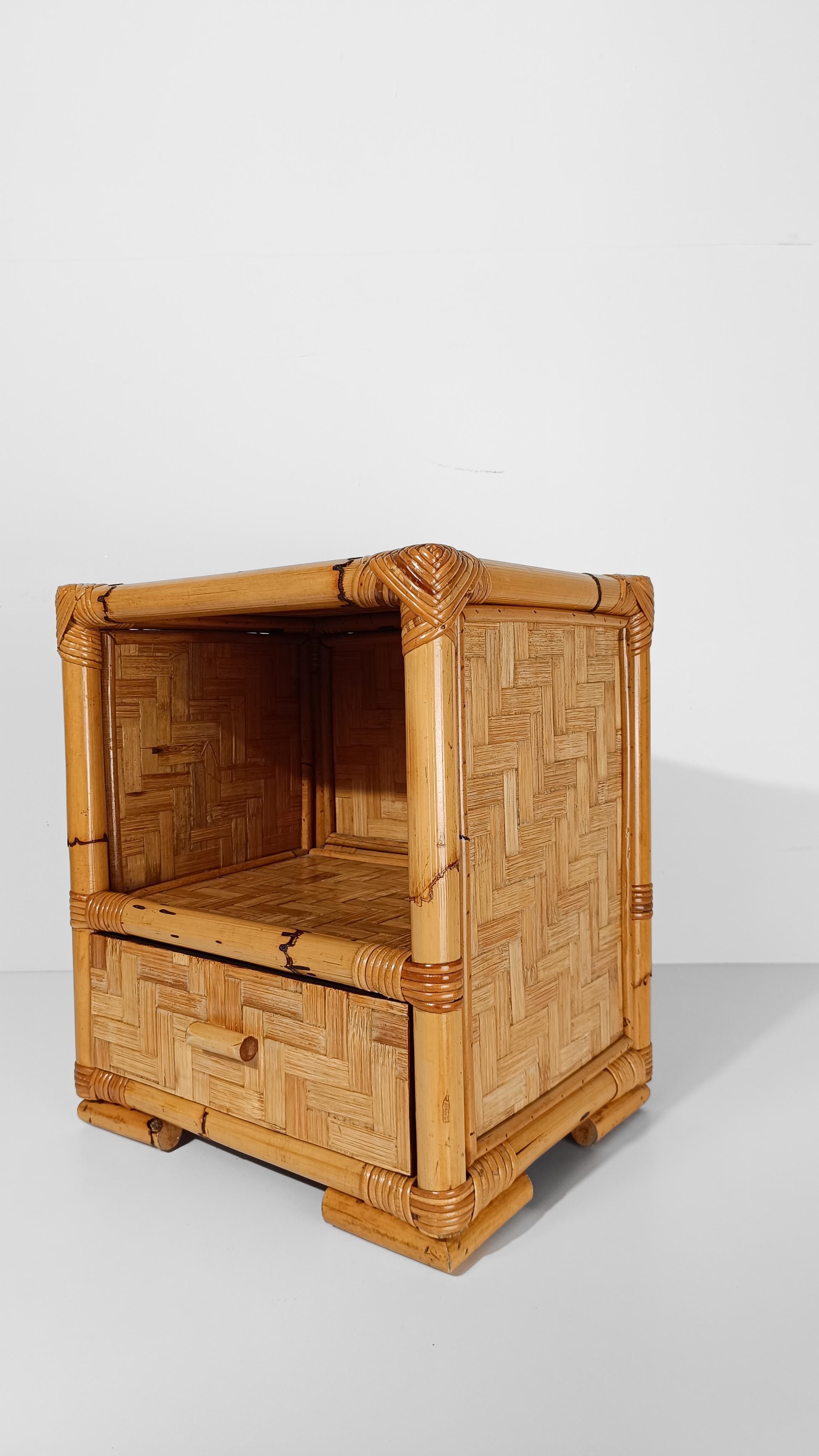 Pair of 70s Italian Riviera Nightstands made in Bamboo, Rattan & Fir Wood For Sale 5