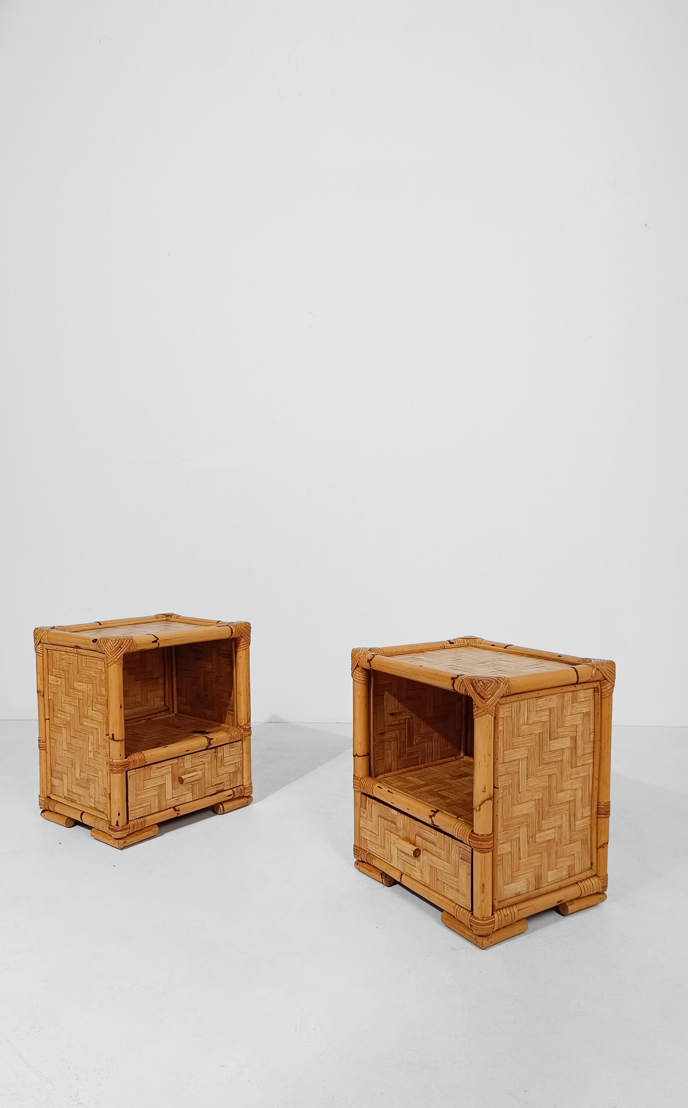 I am offering for sale a pair of vintage bedside tables made in Italy which fully represents the Riviera style that dominated Italian holiday beach houses during the 70s.
Both equipped with a drawer and a storage compartment, they have a stable but