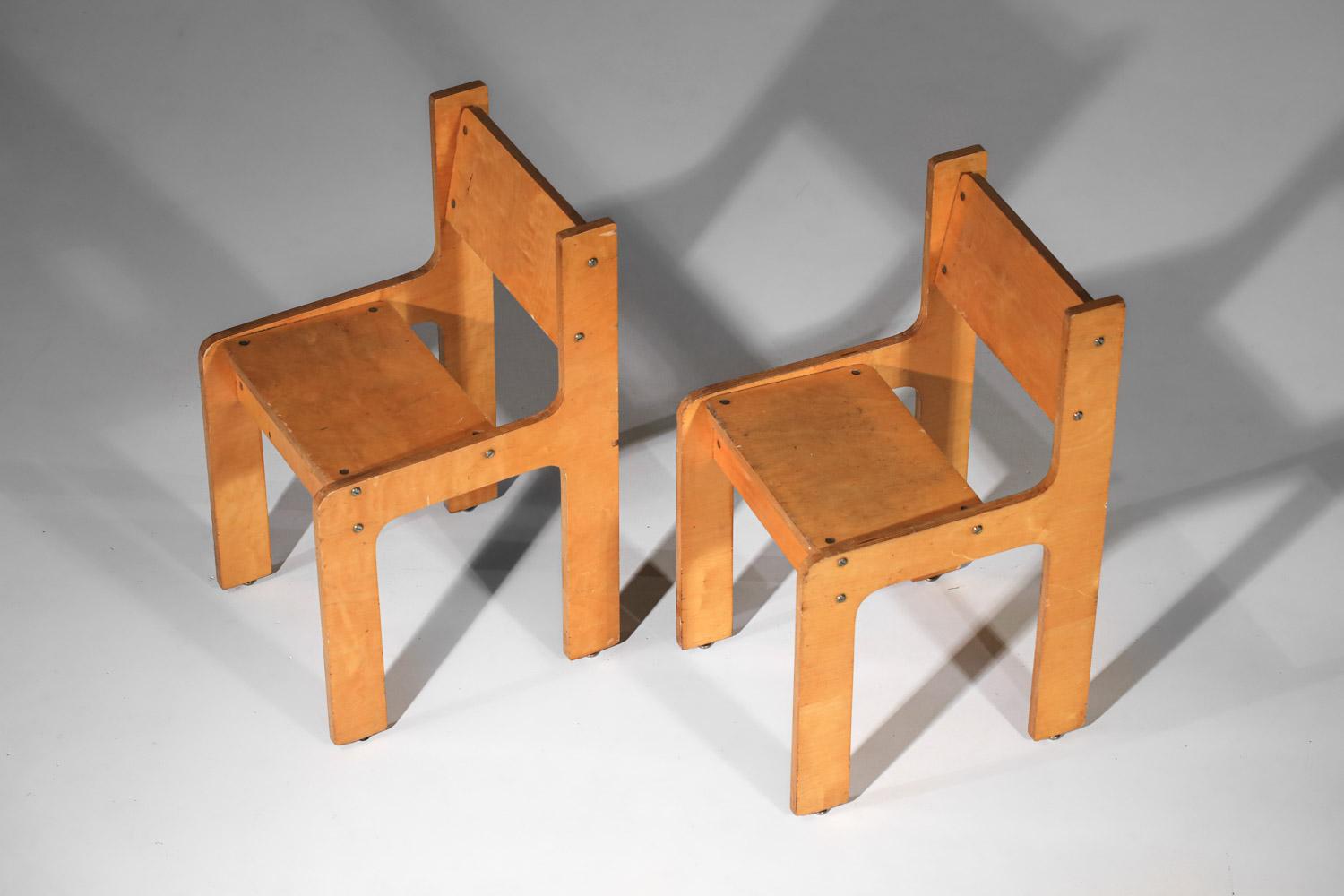 Pair of 70's plywood architectural chairs  For Sale 4