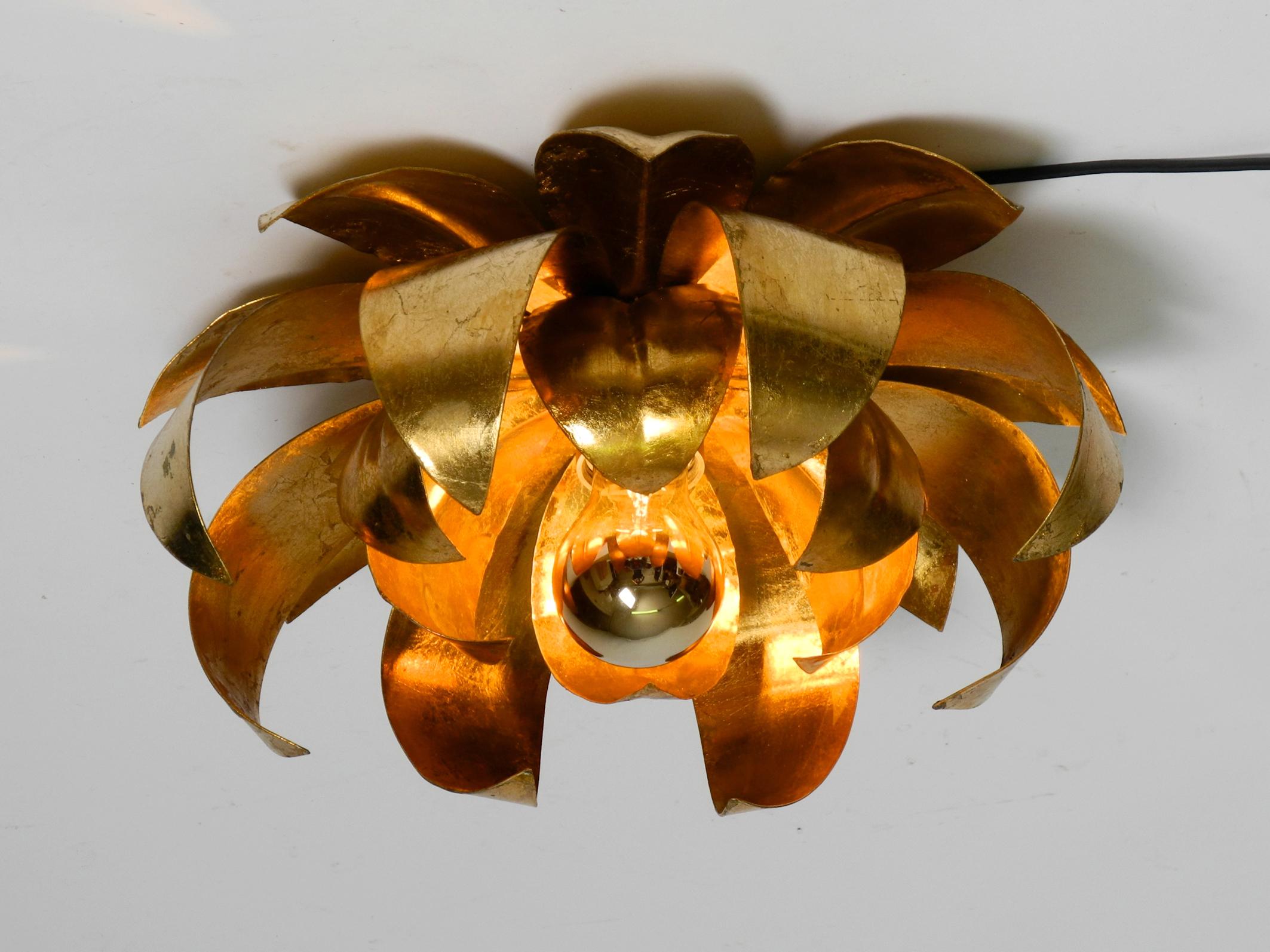 Pair of 70's Regency gilded floral wall or ceiling lamp with large leaves For Sale 11