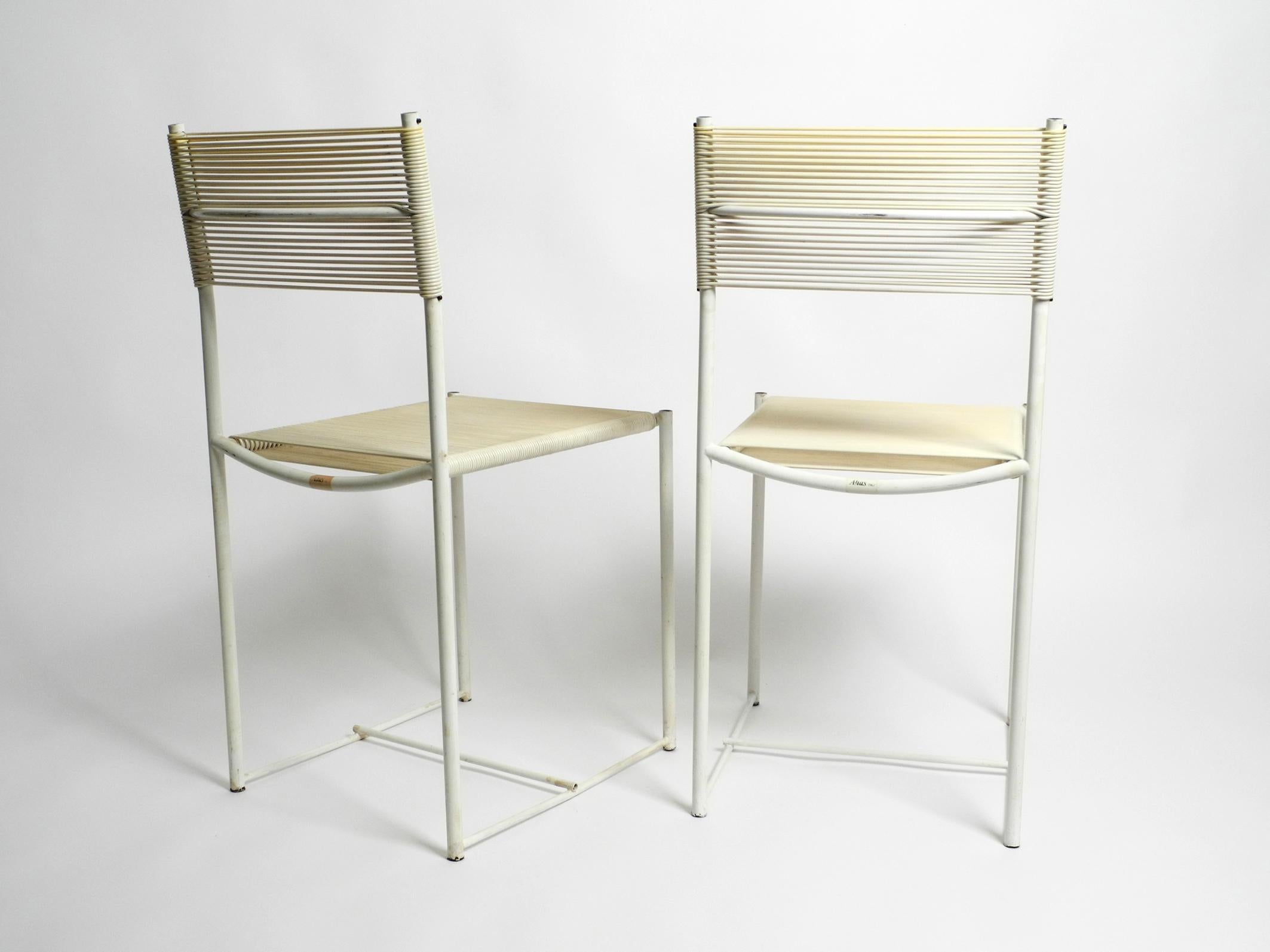 Metal Pair of 70's white Spaghetti chairs by Giandomenico Belotti for Alias, Italy For Sale