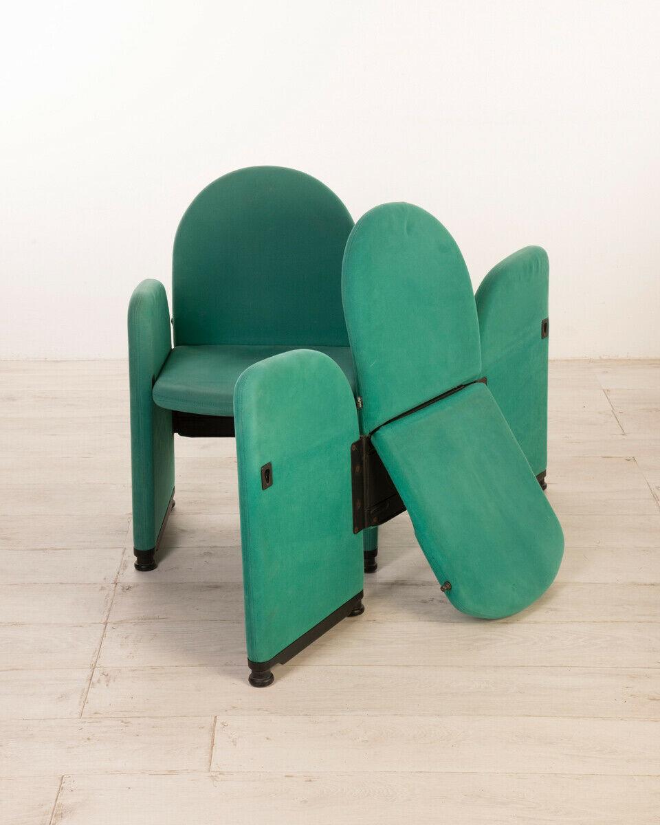 Pair of chairs with metal and plastic structure with green fabric covering; possibility of disassembly as in the picture.
Produced by Gufram, 1970s, modern antiques.
Condition: In good condition, the upholstery has small defects visible in the