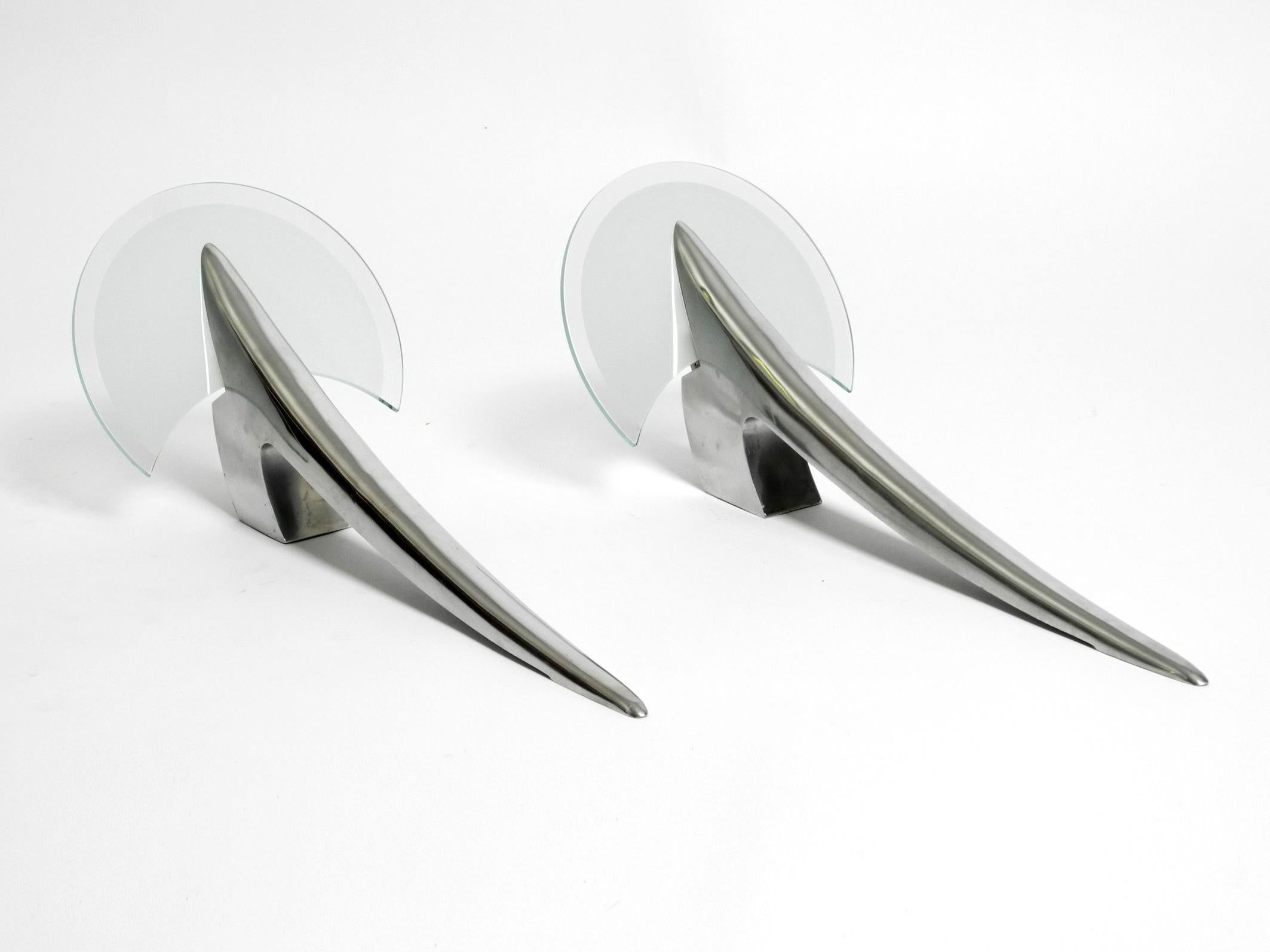 Post-Modern Pair of 80's Wall Lamps by Metalarte in Polished Cast Aluminum with Glas Shade