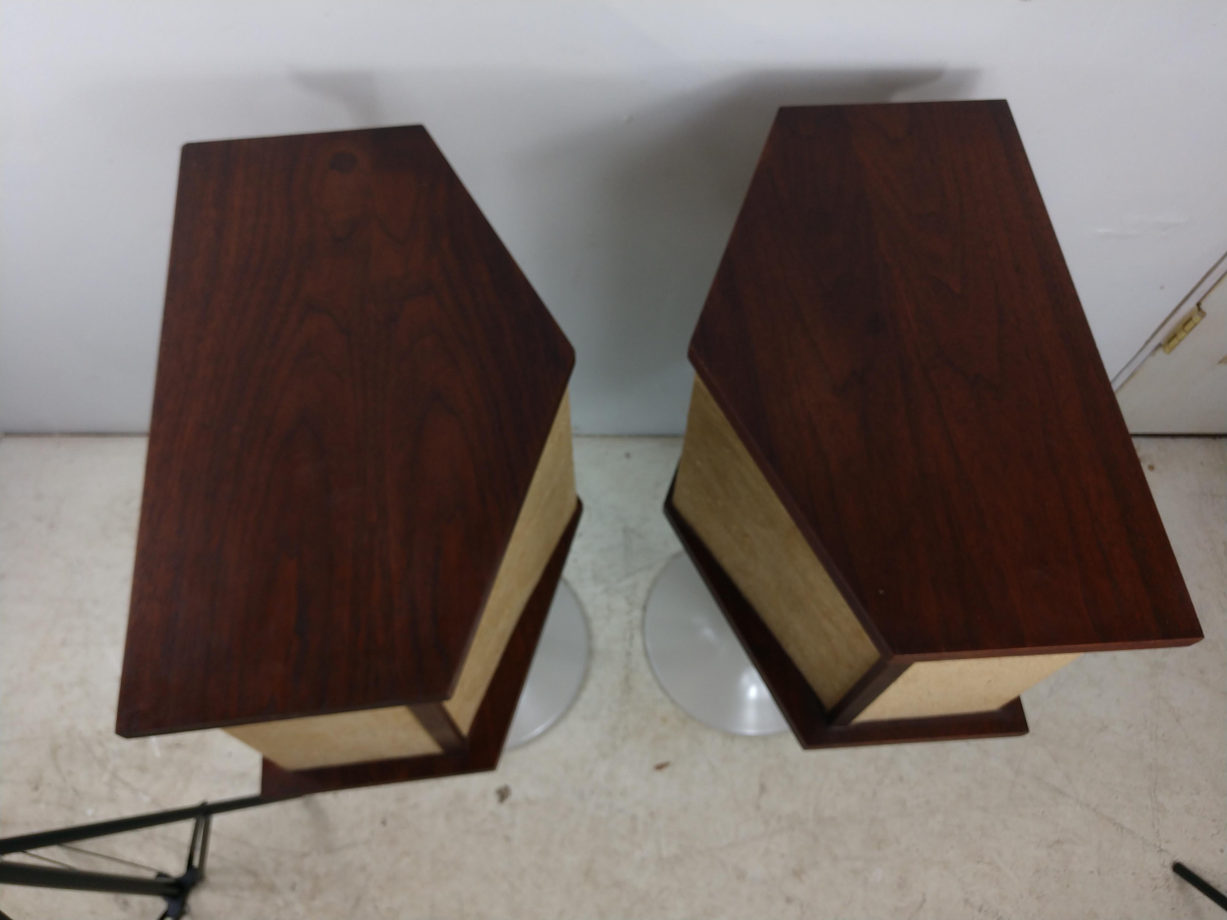 Fabulous pair of vintage, (1st year 1968) 901 speakers with tulip bases and with the equalizer and original typed instructions. Tulip bases have been restored, sanded and sprayed an almond color to match the fabric on the speakers. Cabinets are