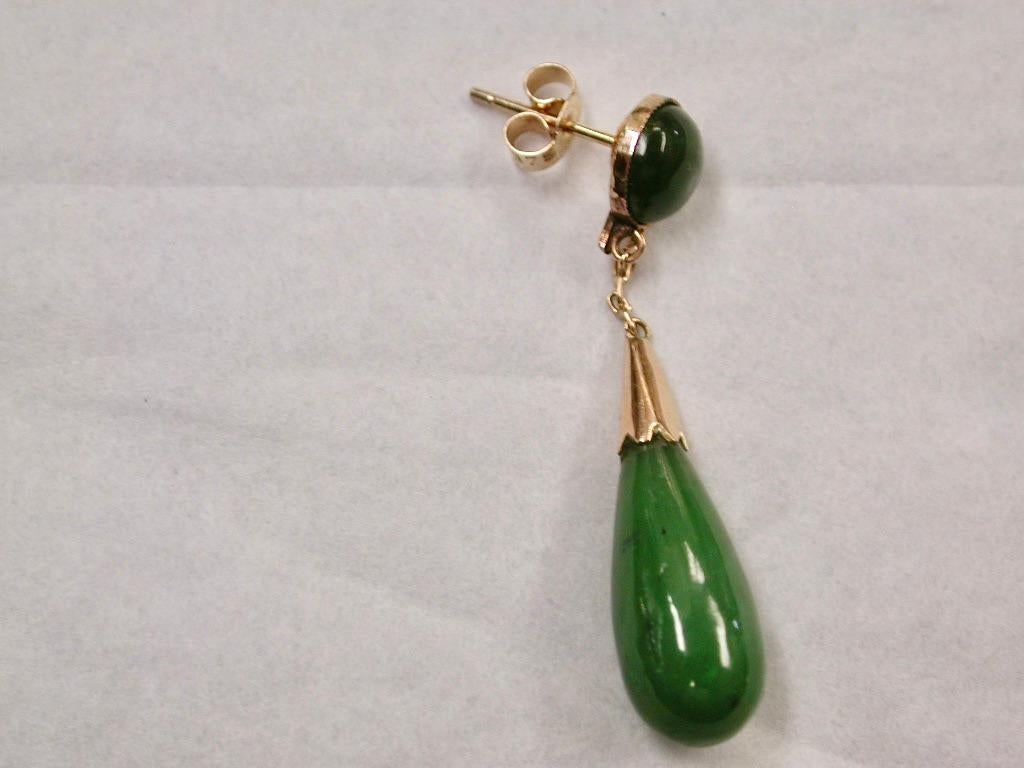 Women's Pair Of 9ct Gold And Nephrite Drop Earrings Dated Circa 1920 Hong Kong For Sale