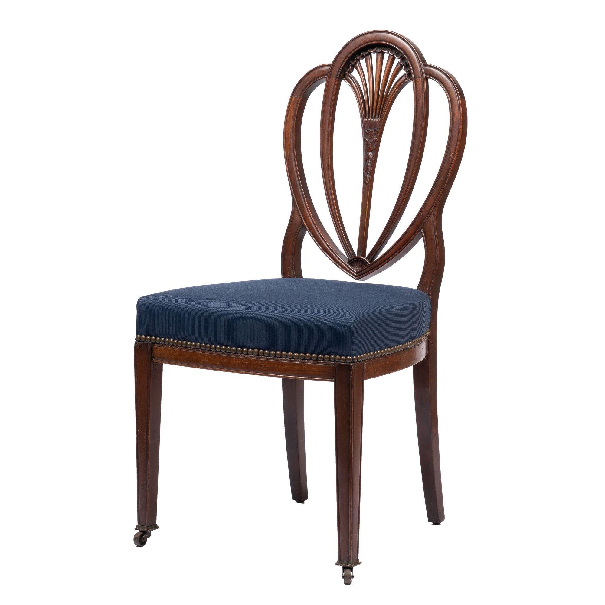 American Pair of Academic Revival Federal Mahogany Heart Back Side Chairs, 1900-25 For Sale