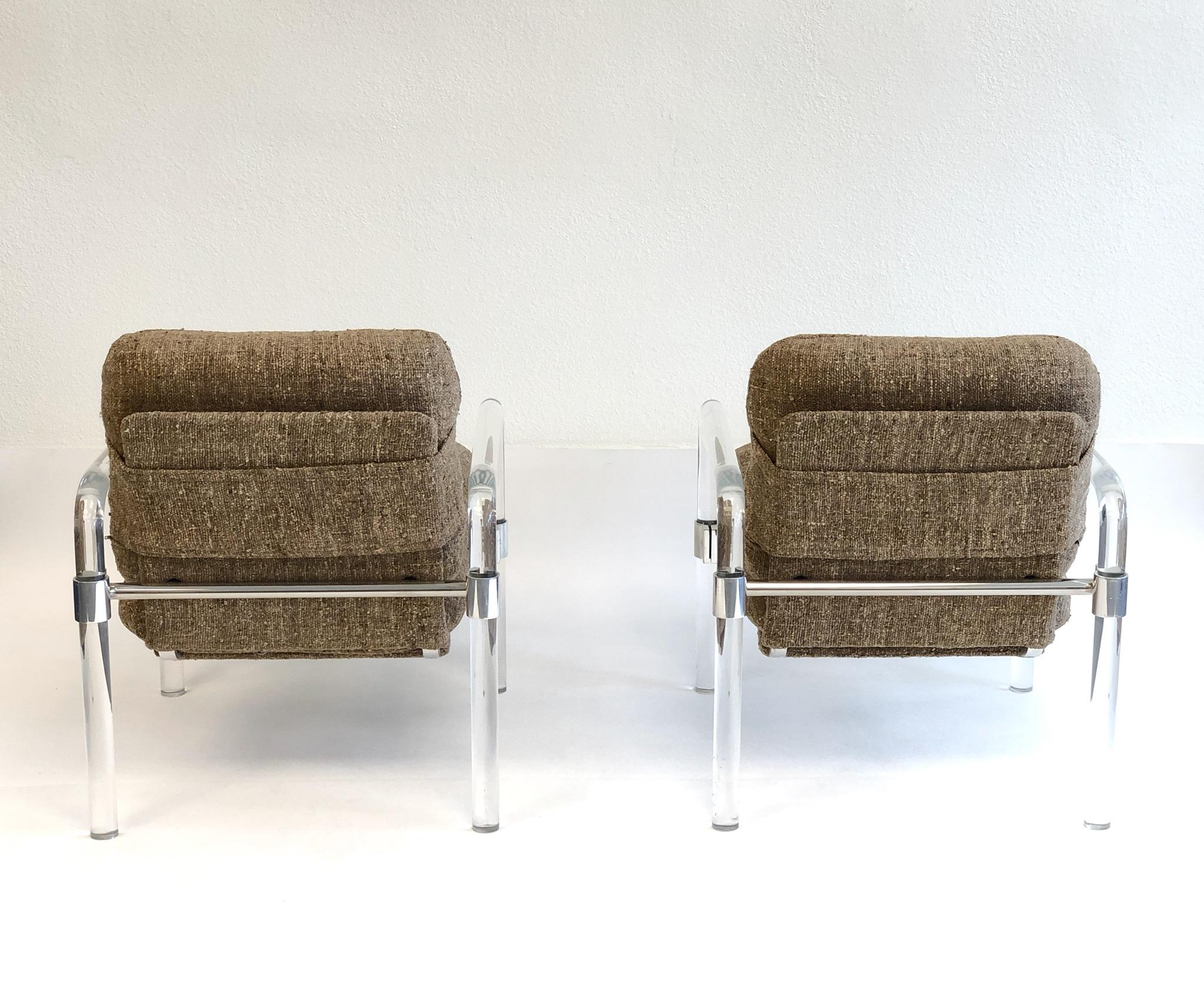 Pair of Acrylic and Chrome Lounge Chairs by Jeff Messerschmidt In Excellent Condition In Palm Springs, CA
