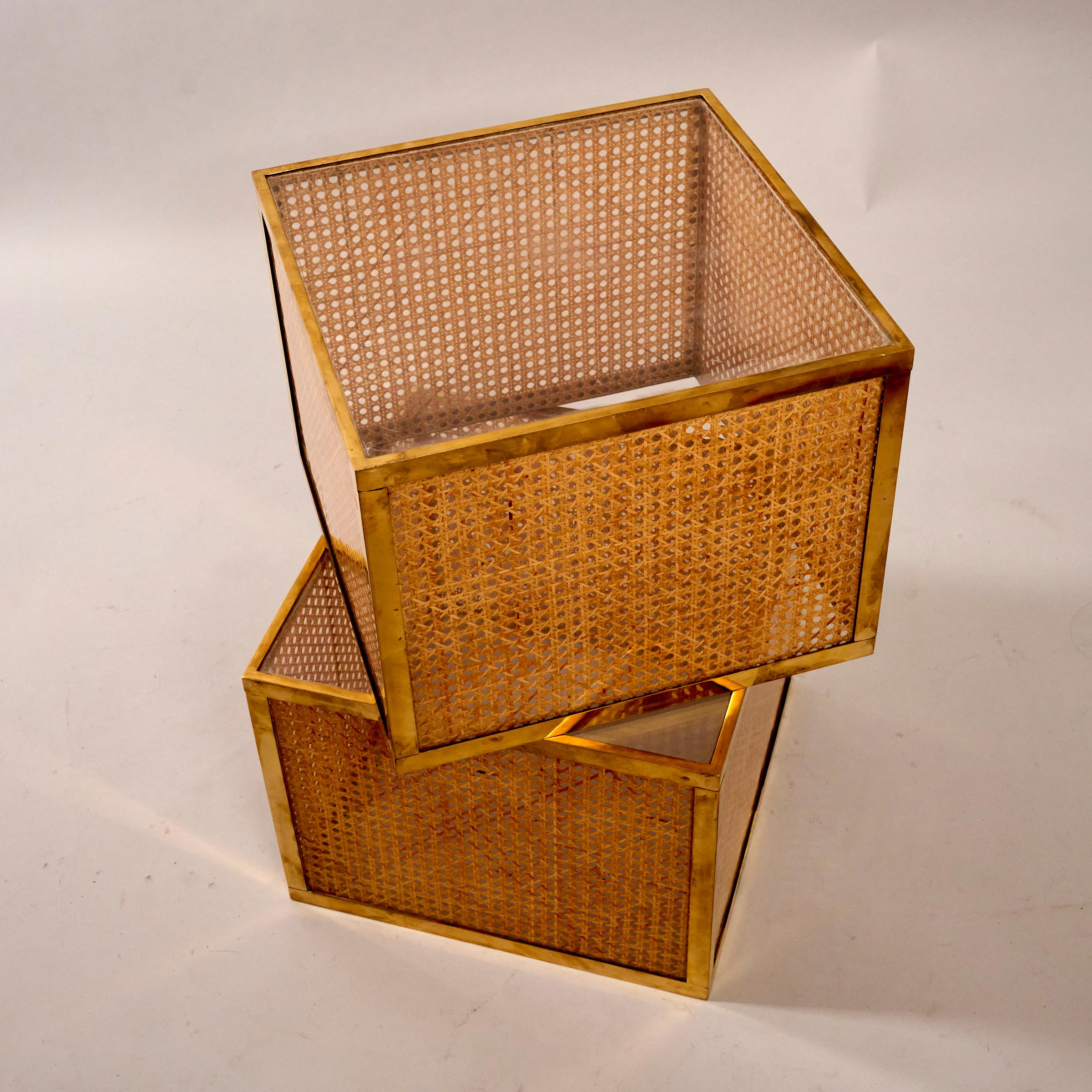 Italian Pair of Acrylic and rattan cube tables For Sale