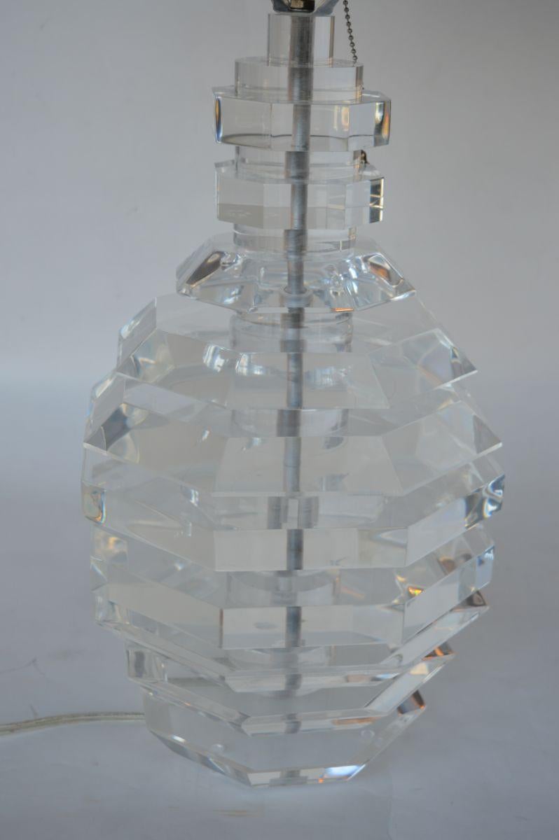 Pair of Acrylic Lamps In Excellent Condition For Sale In Los Angeles, CA
